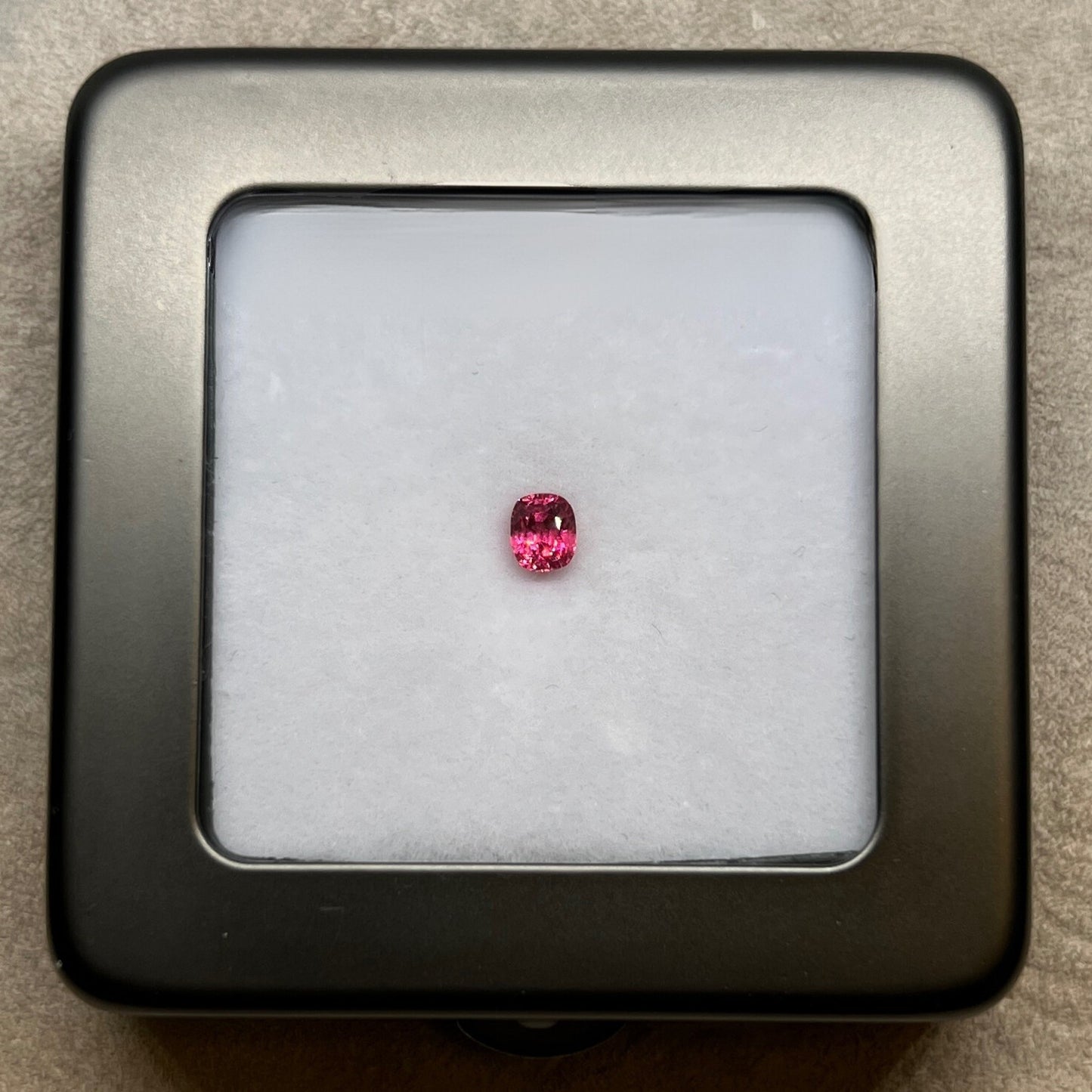「薔薇甘露」濃ピンクスピネル/0.46ct/クッション/ミャンマー産