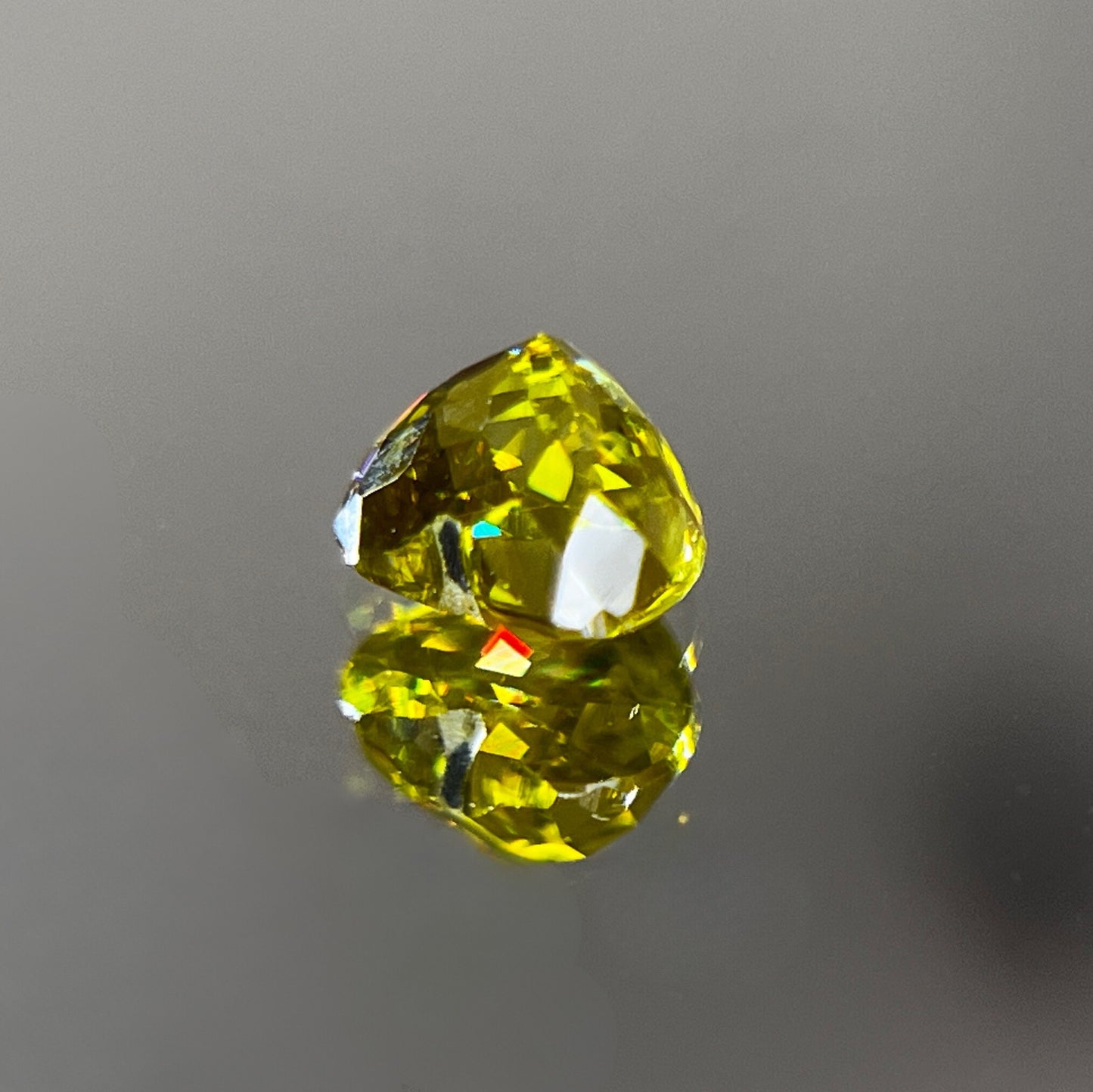 「彩炎」スフェーン/0.47ct/ハート/マダガスカル