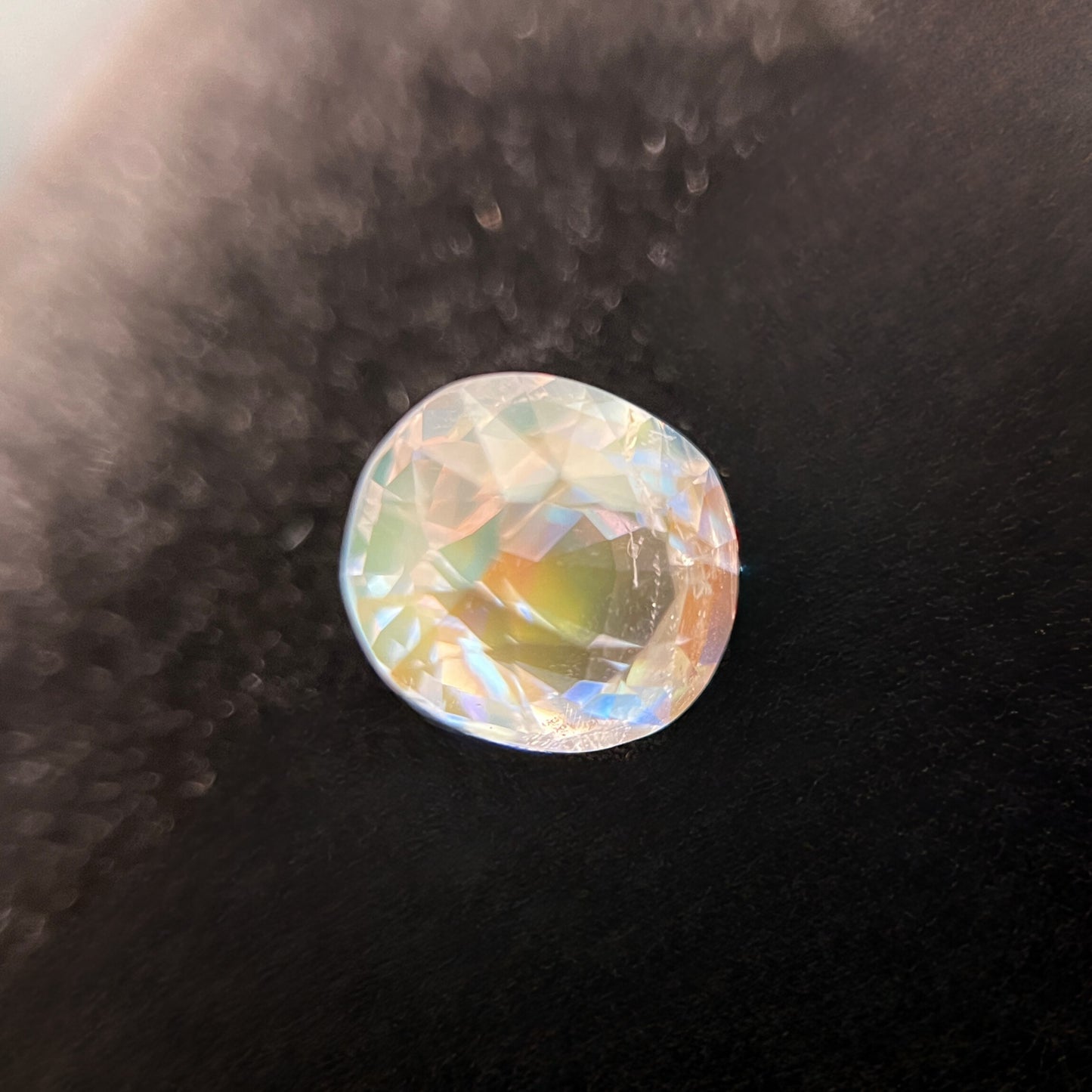 「幻虹」アンデシンラブラドライト/4.73ct/オーバル/マダガスカル産