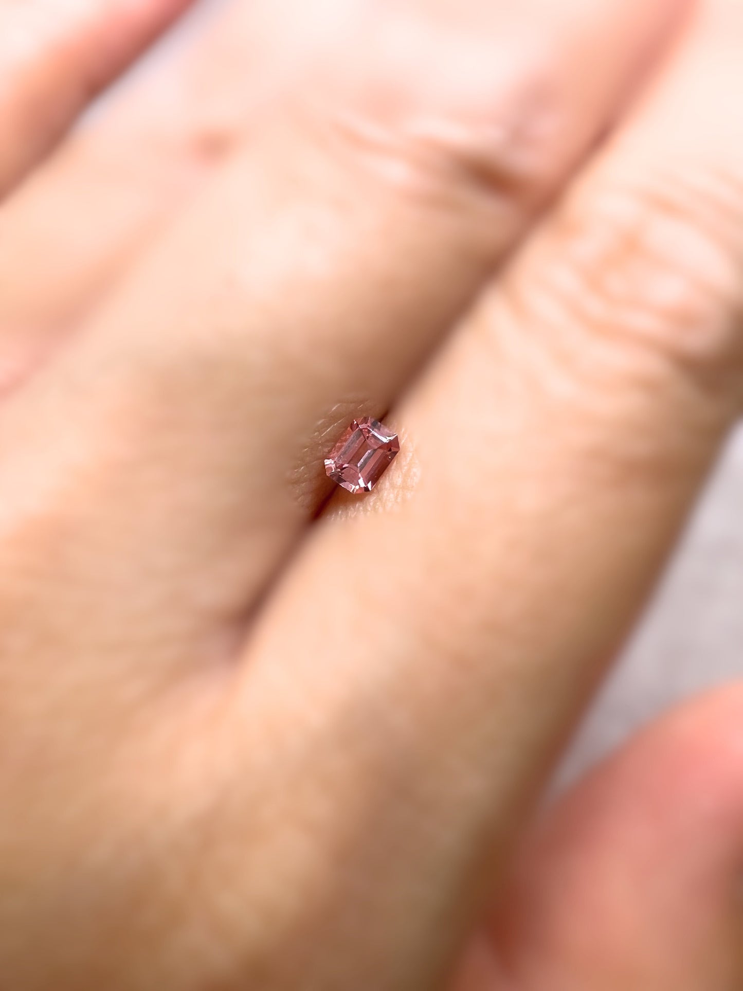 「Parfume Ⅱ」非加熱パパラチアサファイア/ 0.23ct/オクタゴン/マダガスカル