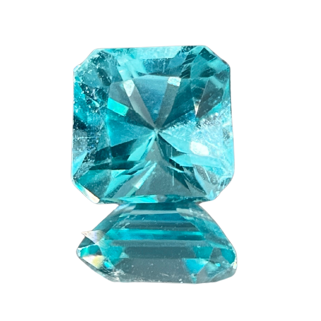 「水槽浴Ⅱ」アパタイト/0.89ct/ラディアント/ブラジル産