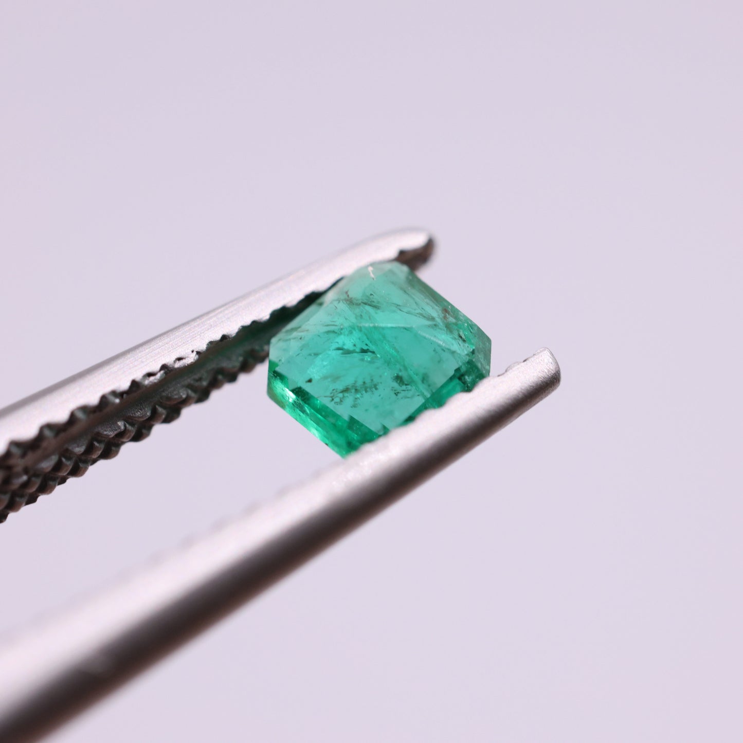 「翠浪漫」エメラルド/0.381ct/エメラルドカット/ザンビア