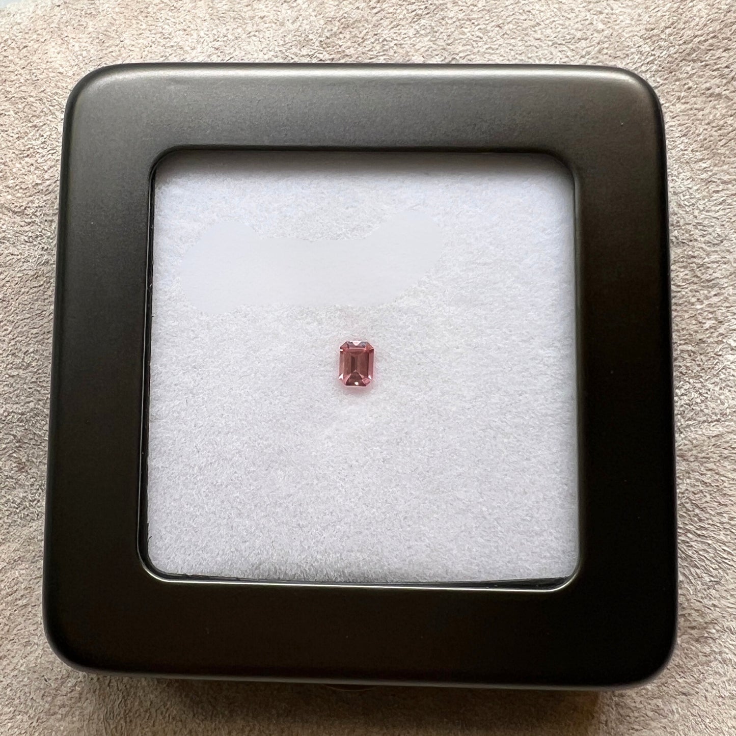 「Parfume Ⅰ」非加熱パパラチアサファイア/ 0.242ct/オクタゴン/マダガスカル