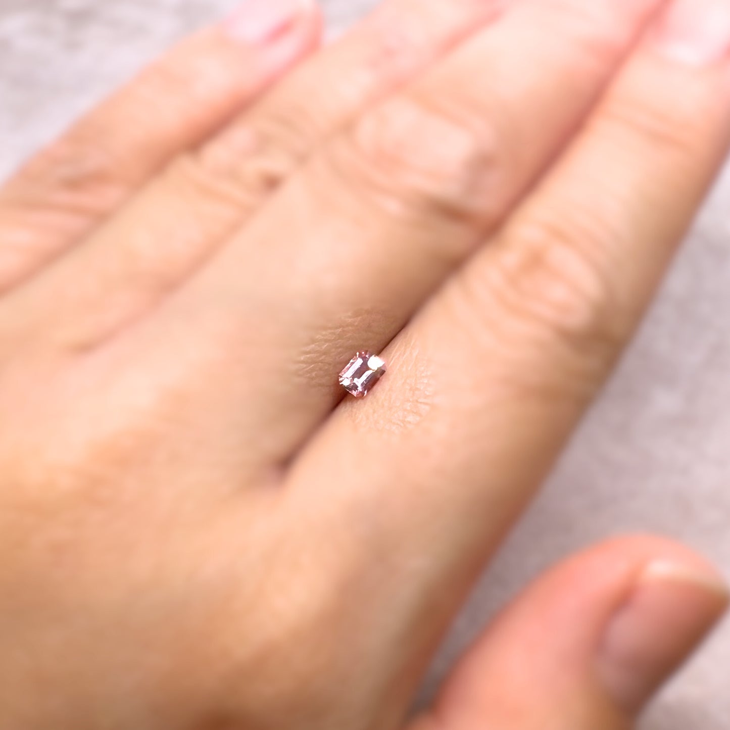 「Parfume Ⅱ」非加熱パパラチアサファイア/ 0.23ct/オクタゴン/マダガスカル