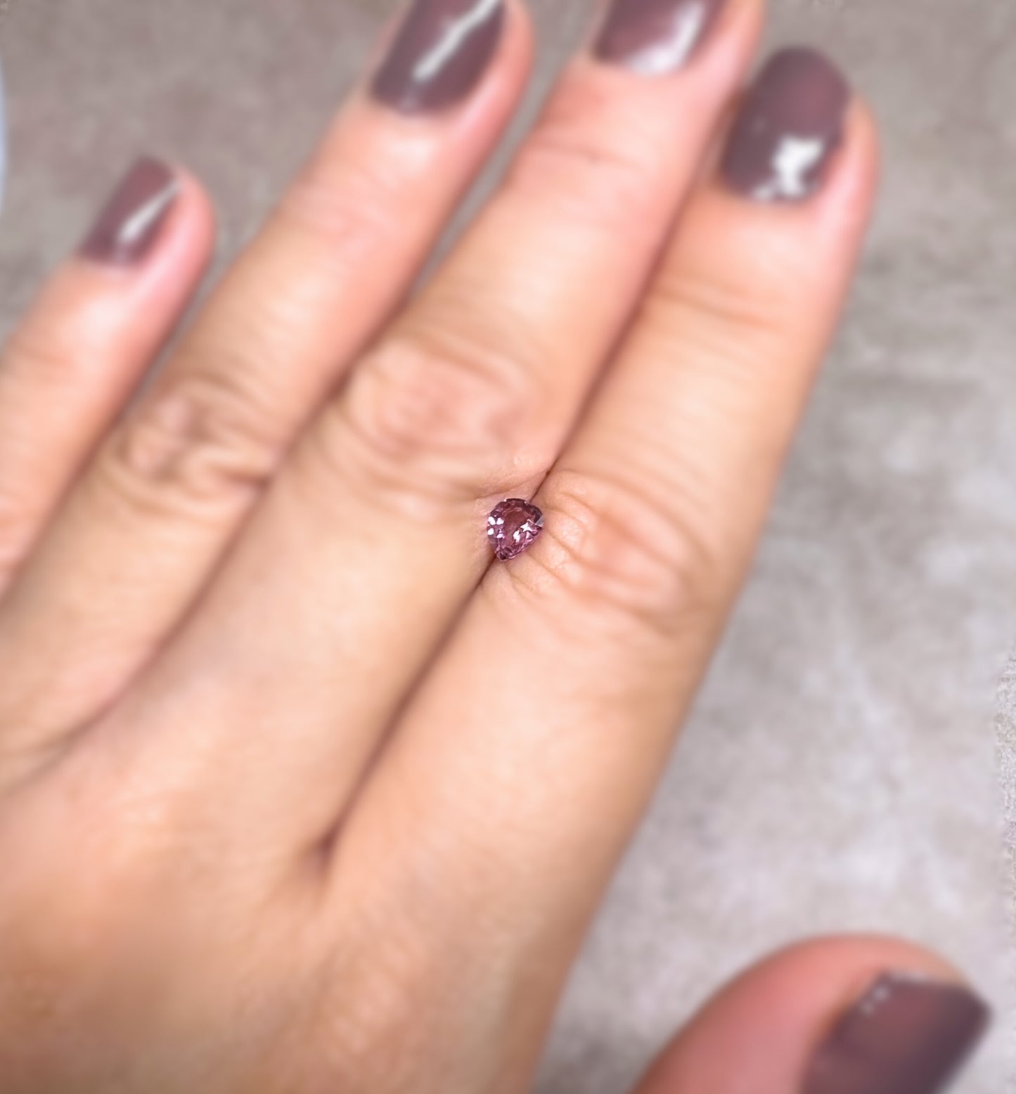 「ひとひら」非加熱ピンクサファイア/ 0.37ct/ペアシェイプ/マダガスカル