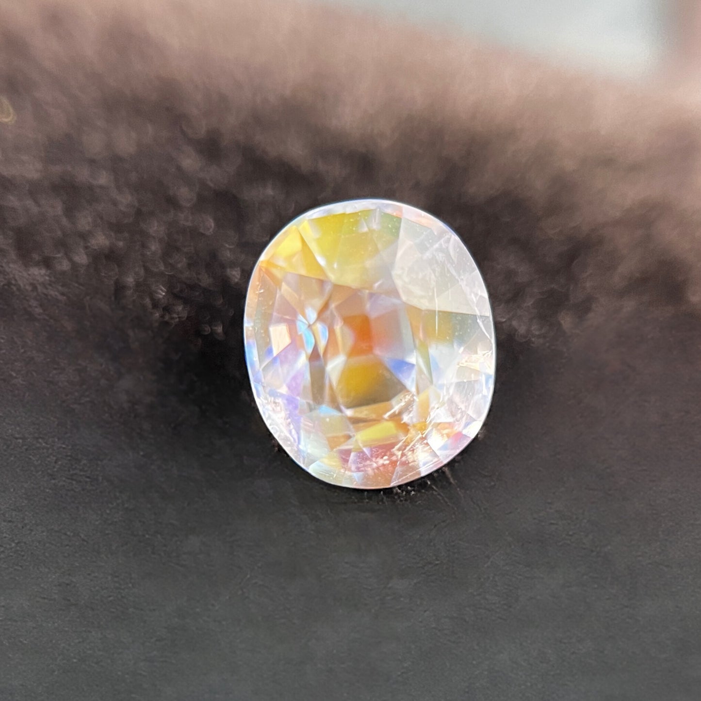 「幻虹」アンデシンラブラドライト/4.73ct/オーバル/マダガスカル産