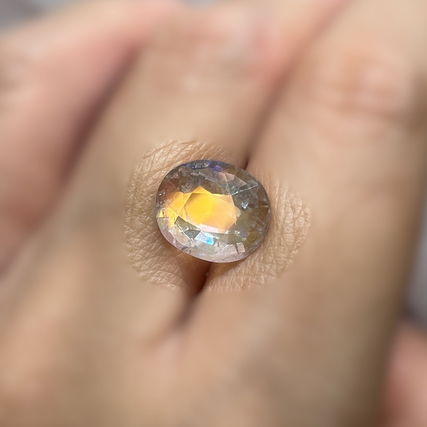 「幻虹」アンデシンラブラドライト/4.73ct/オーバル/マダガスカル産