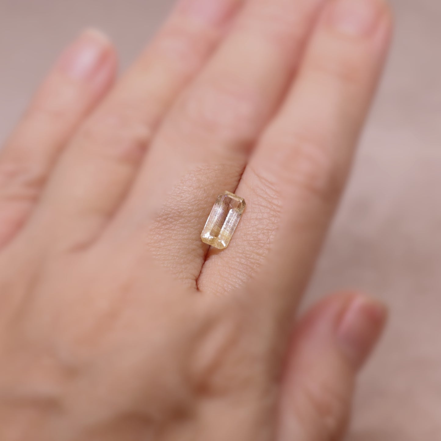 「Golden Script」ルチルクォーツ/ 1.35ct/バケット