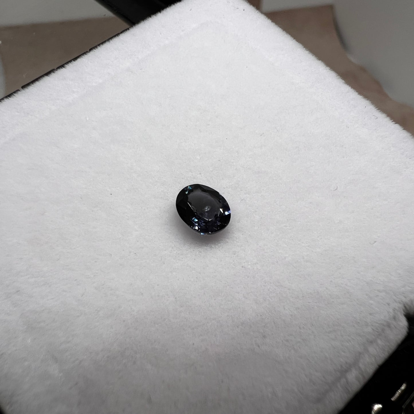 「Midnight Spark」パープリッシュネイビースピネル/0.58ct/オーバル/ミャンマー