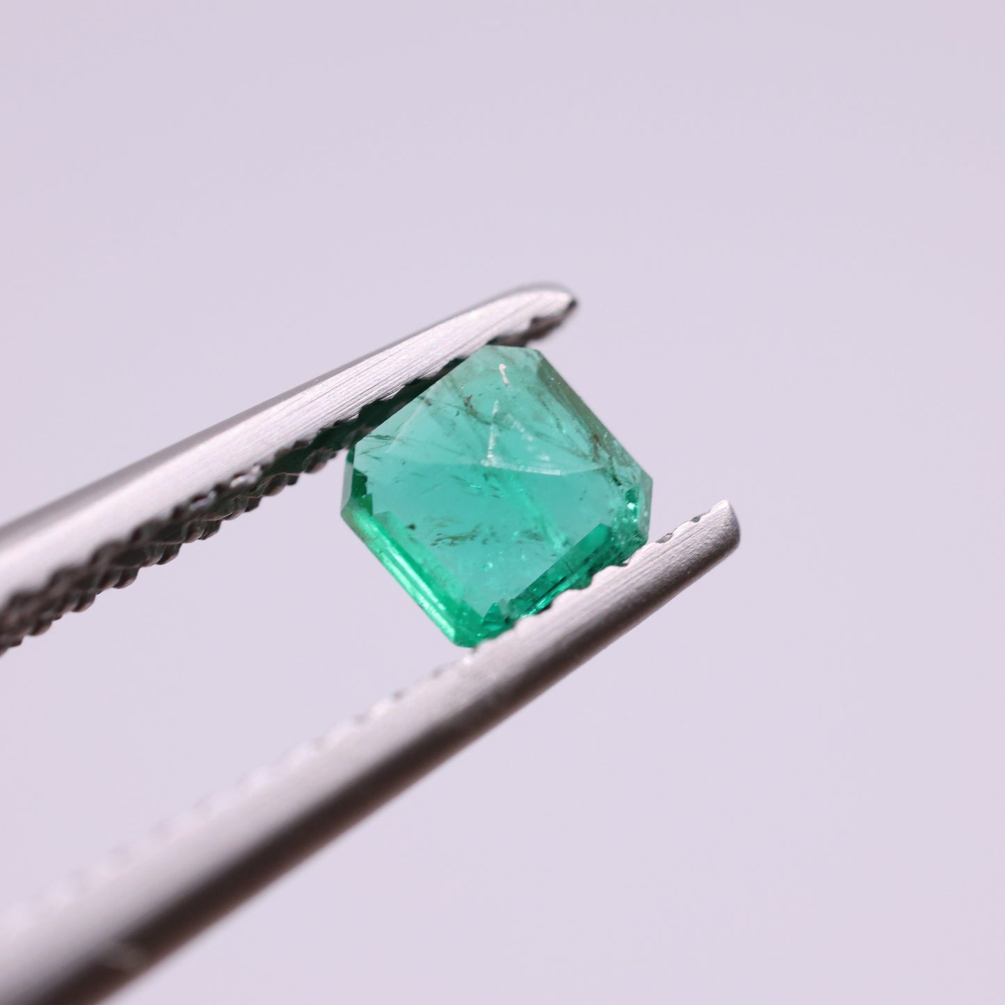 「翠浪漫」エメラルド/0.381ct/エメラルドカット/ザンビア