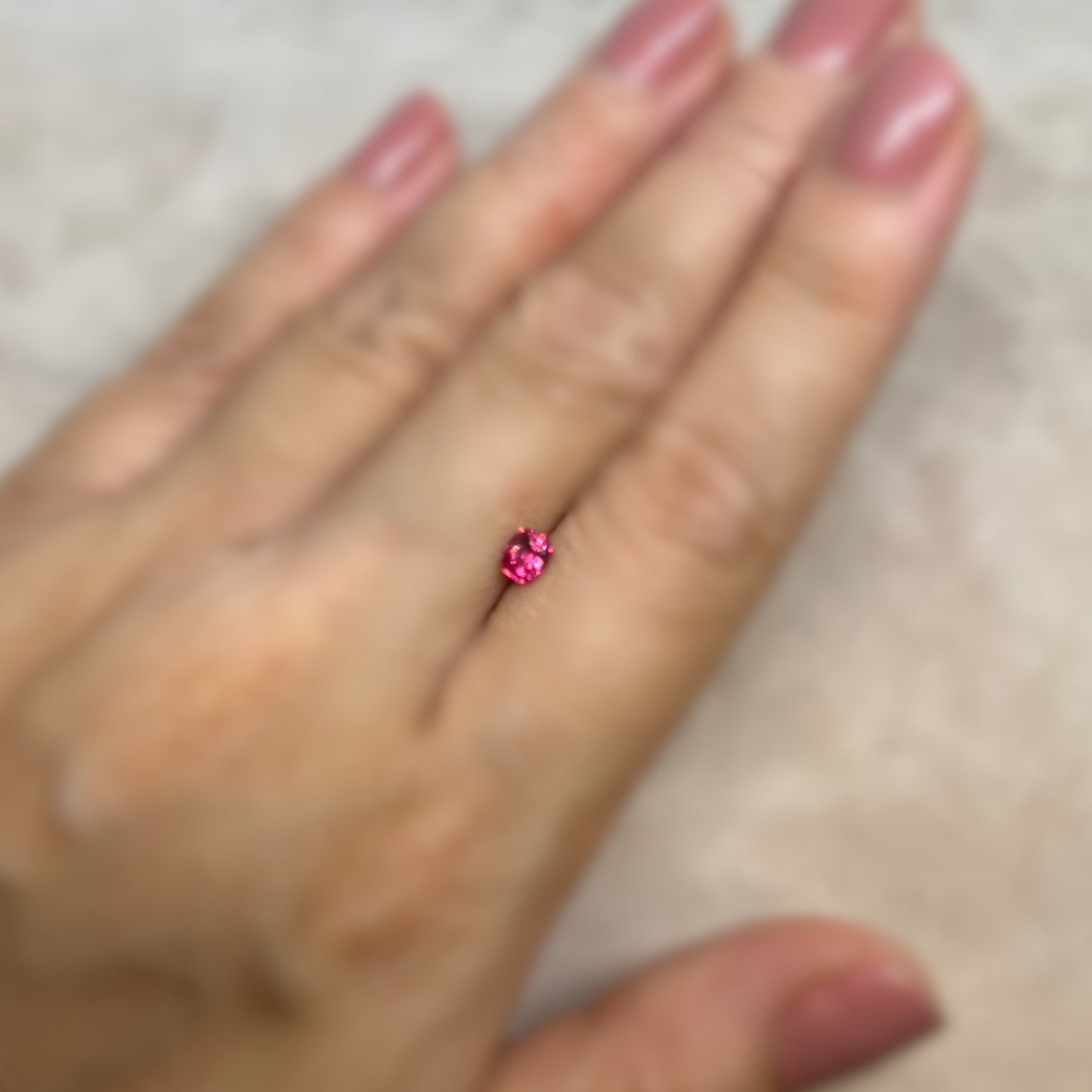 「薔薇甘露」濃ピンクスピネル/0.46ct/クッション/ミャンマー産