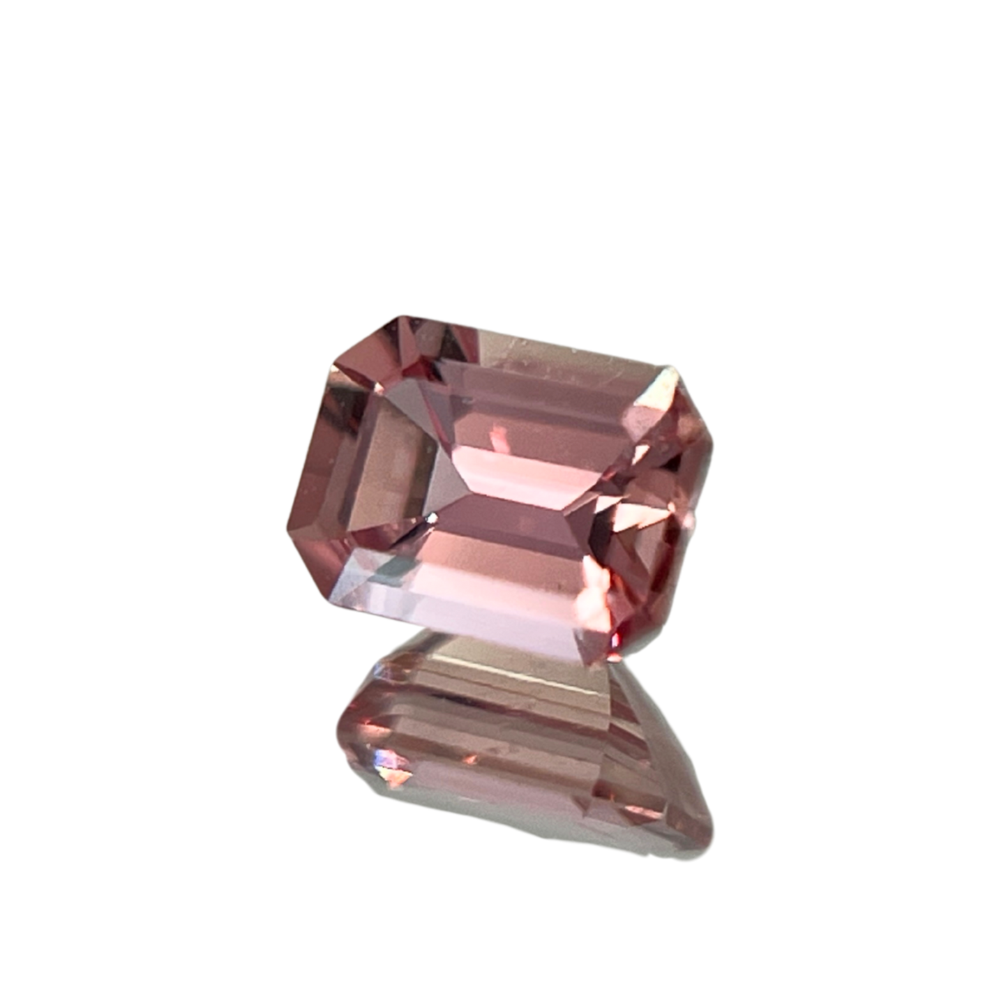 「Parfume Ⅰ」非加熱パパラチアサファイア/ 0.242ct/オクタゴン/マダガスカル