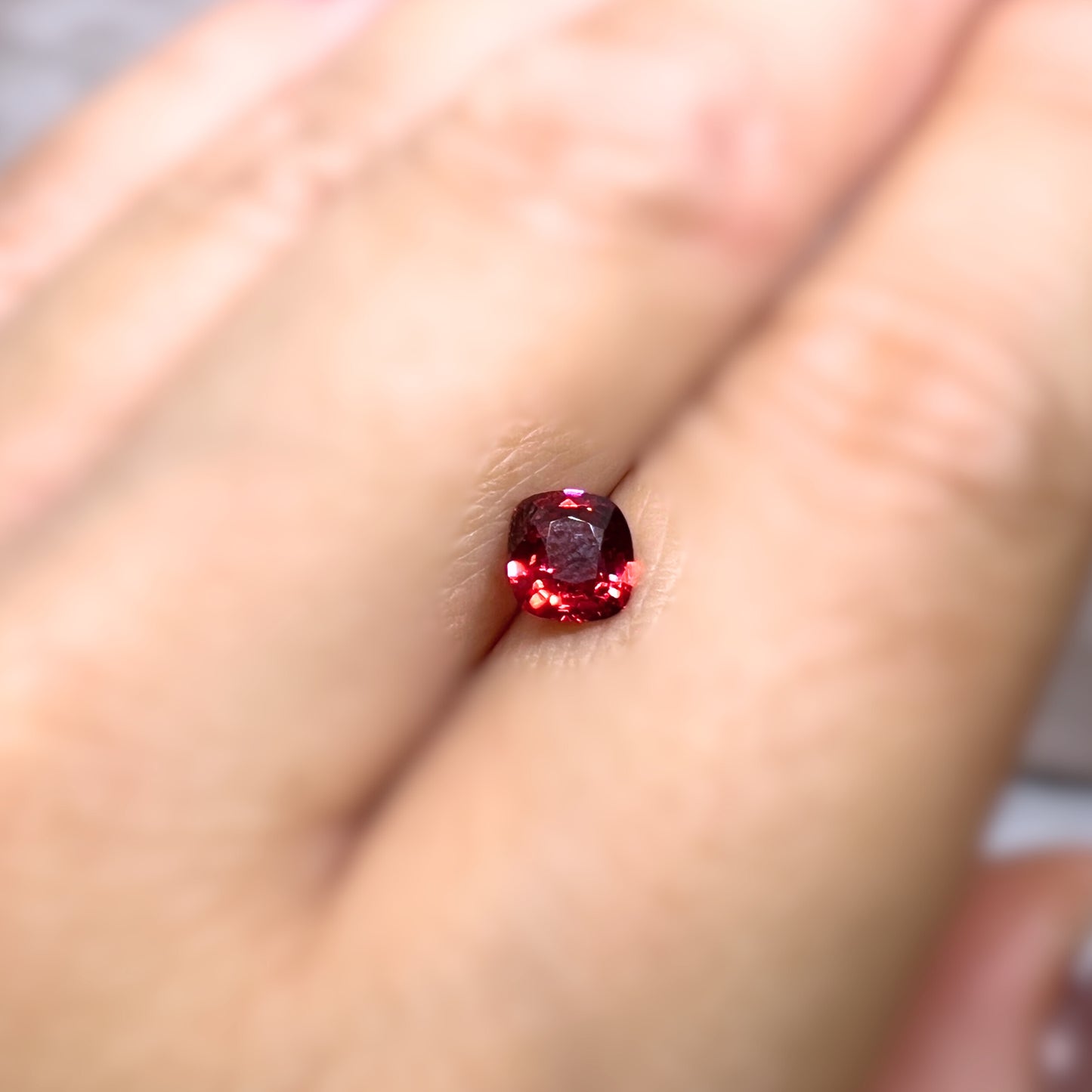 「焔晶」レッドスピネル/0.55ct/クッション/ミャンマー産