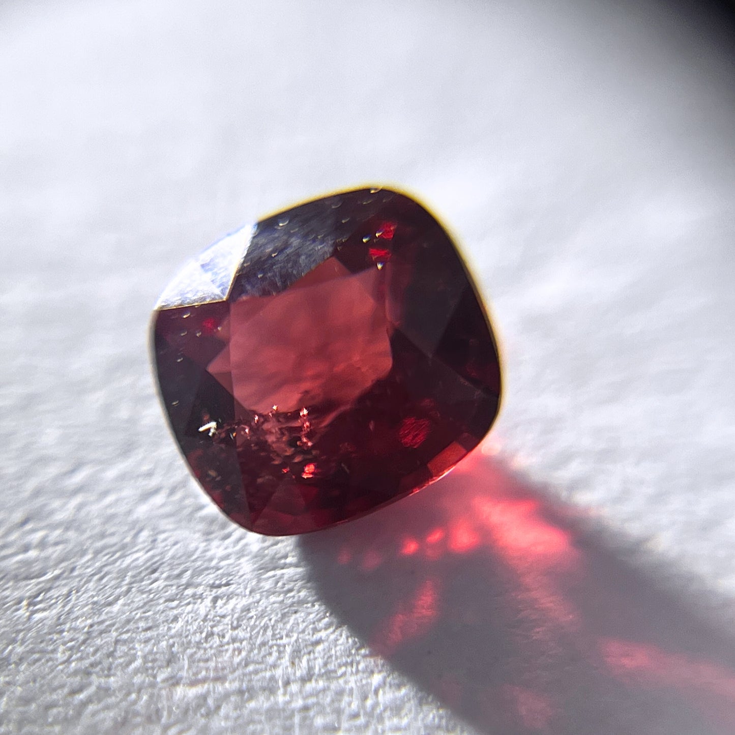 「焔晶」レッドスピネル/0.55ct/クッション/ミャンマー産
