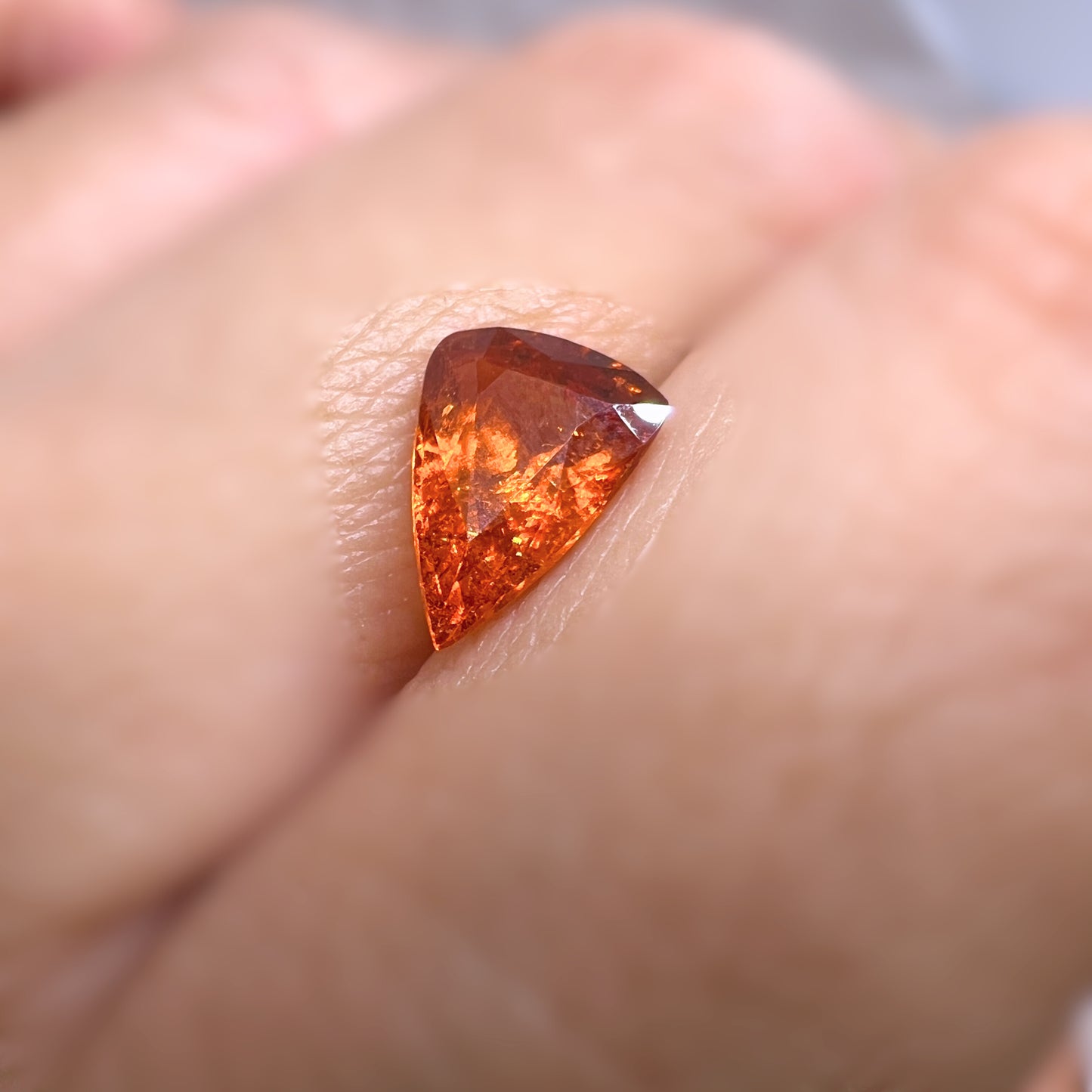 「深橙」スペサタイトガーネット/1.77ct/カスタムカット