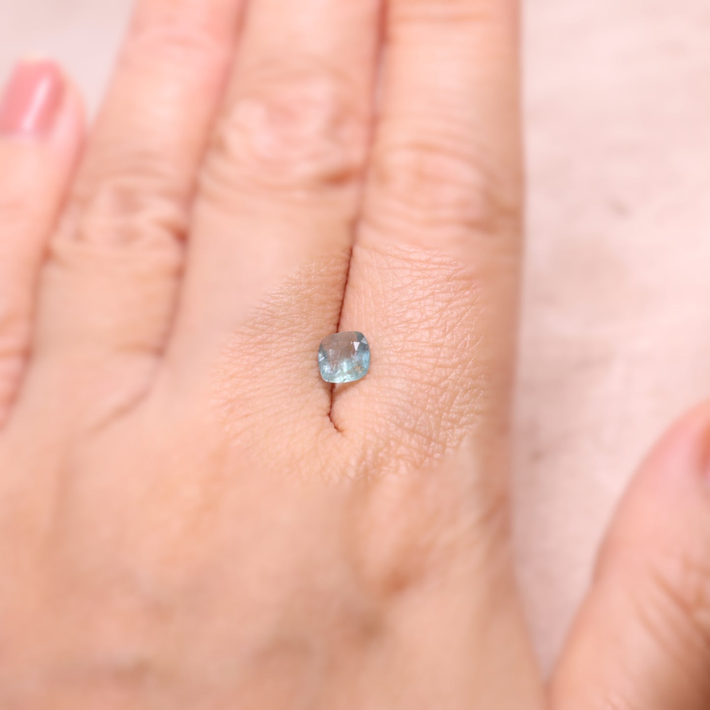 「海の底の静寂」ブルートルマリン/0.495ct/クッション