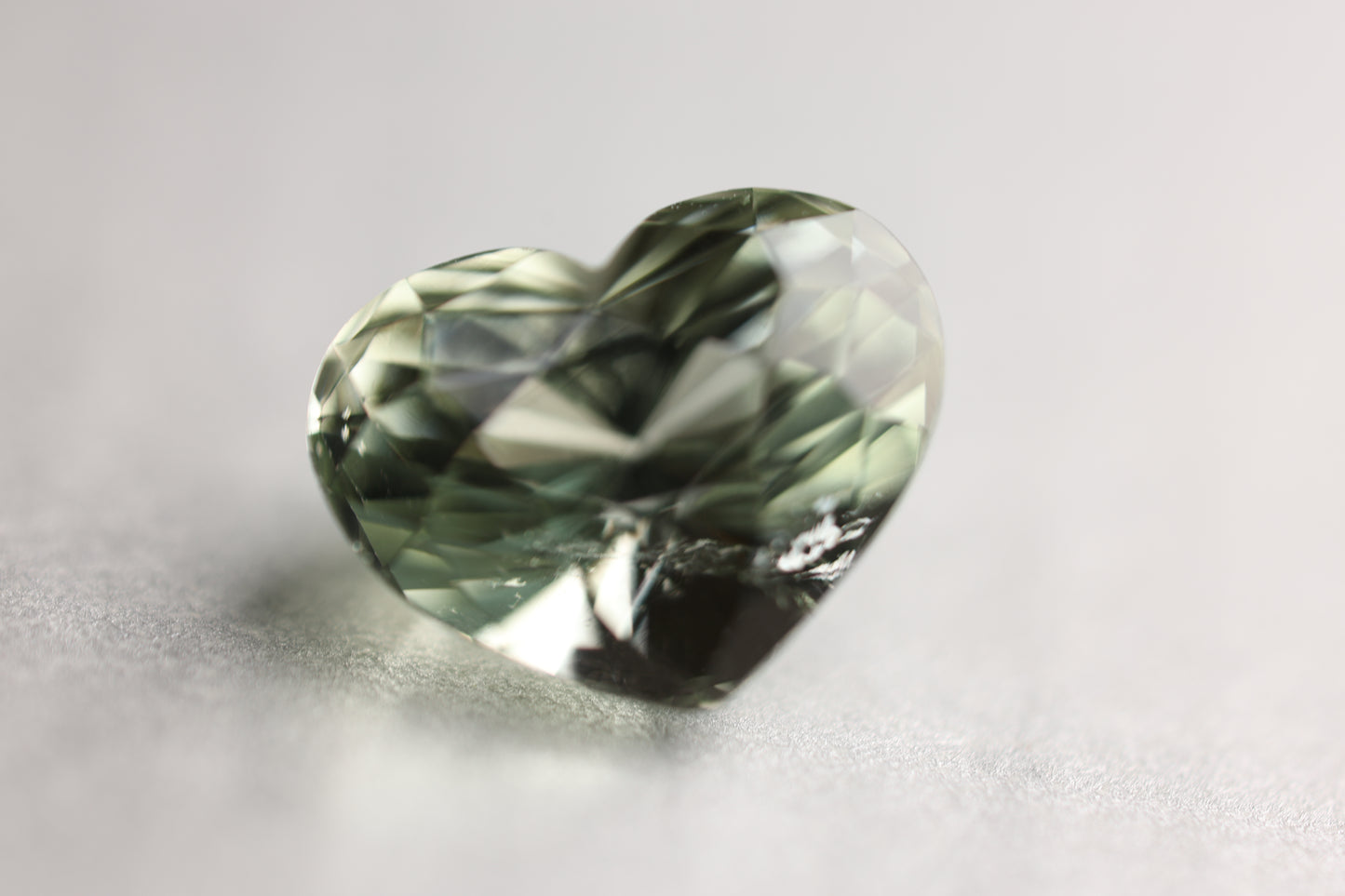 ピスタチオグリーントルマリン/5.44ct/ハートシェイプ/タンザニア