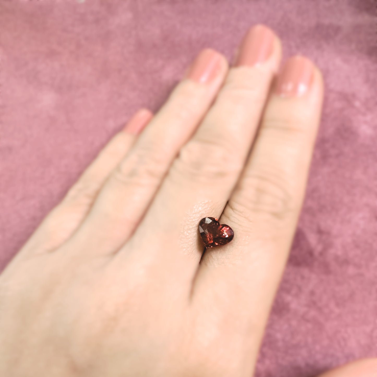 「暖炉の炎」マラヤガーネット/2.45ct/ハート/タンザニア産