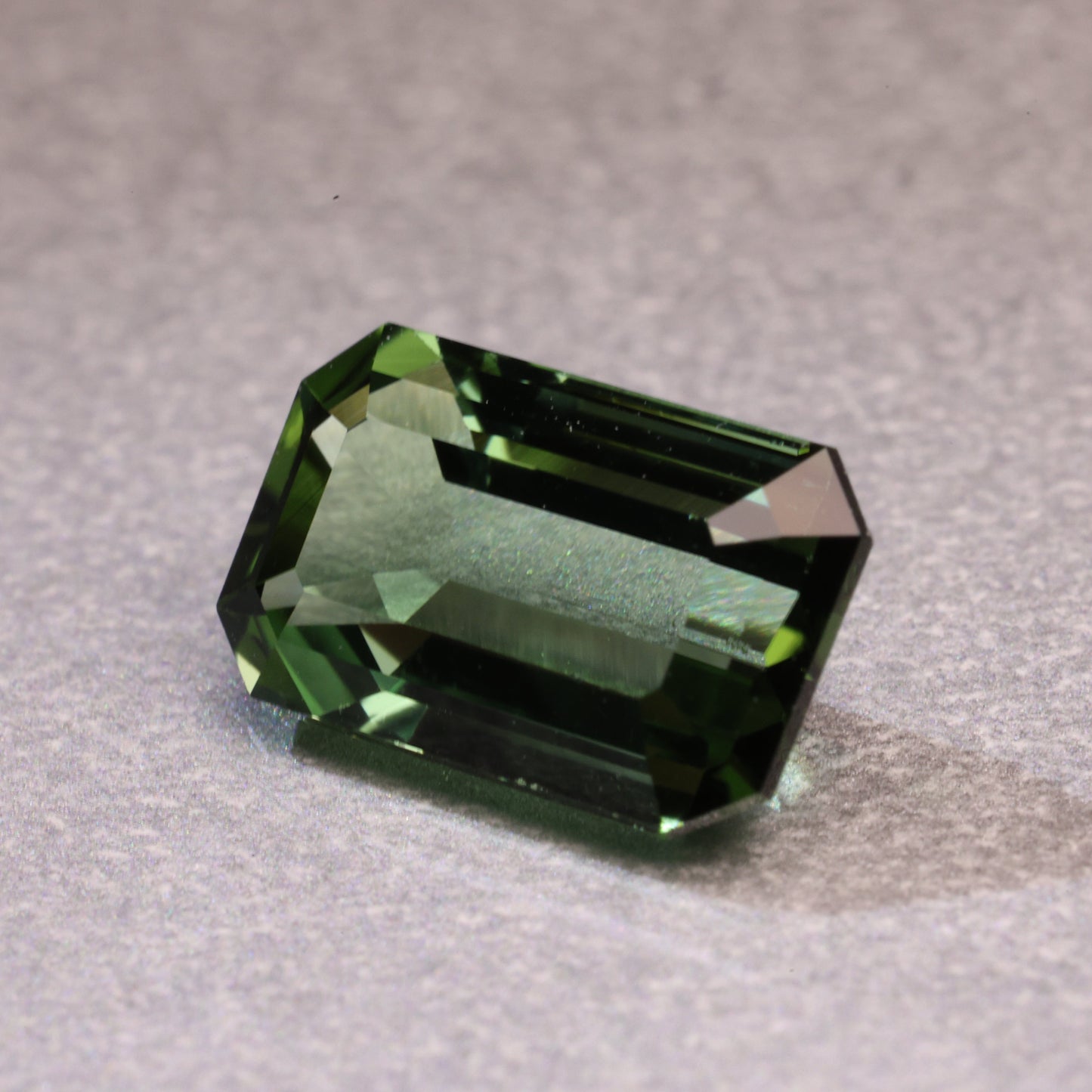「初夏の新緑」グリーントルマリン/2.09ct/オクタゴン/モザンビーク産