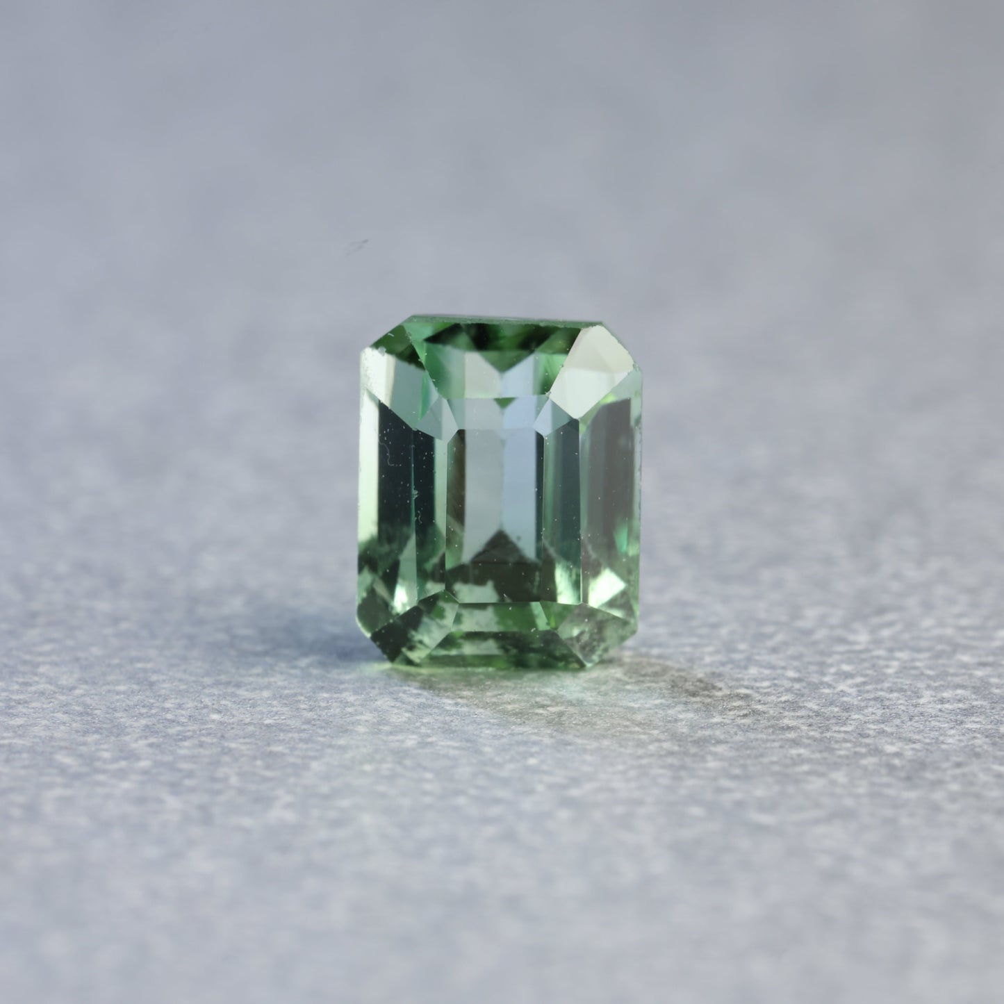 「爽風」バイカラートルマリン/0.94ct/エメラルドカット/モザンビーク