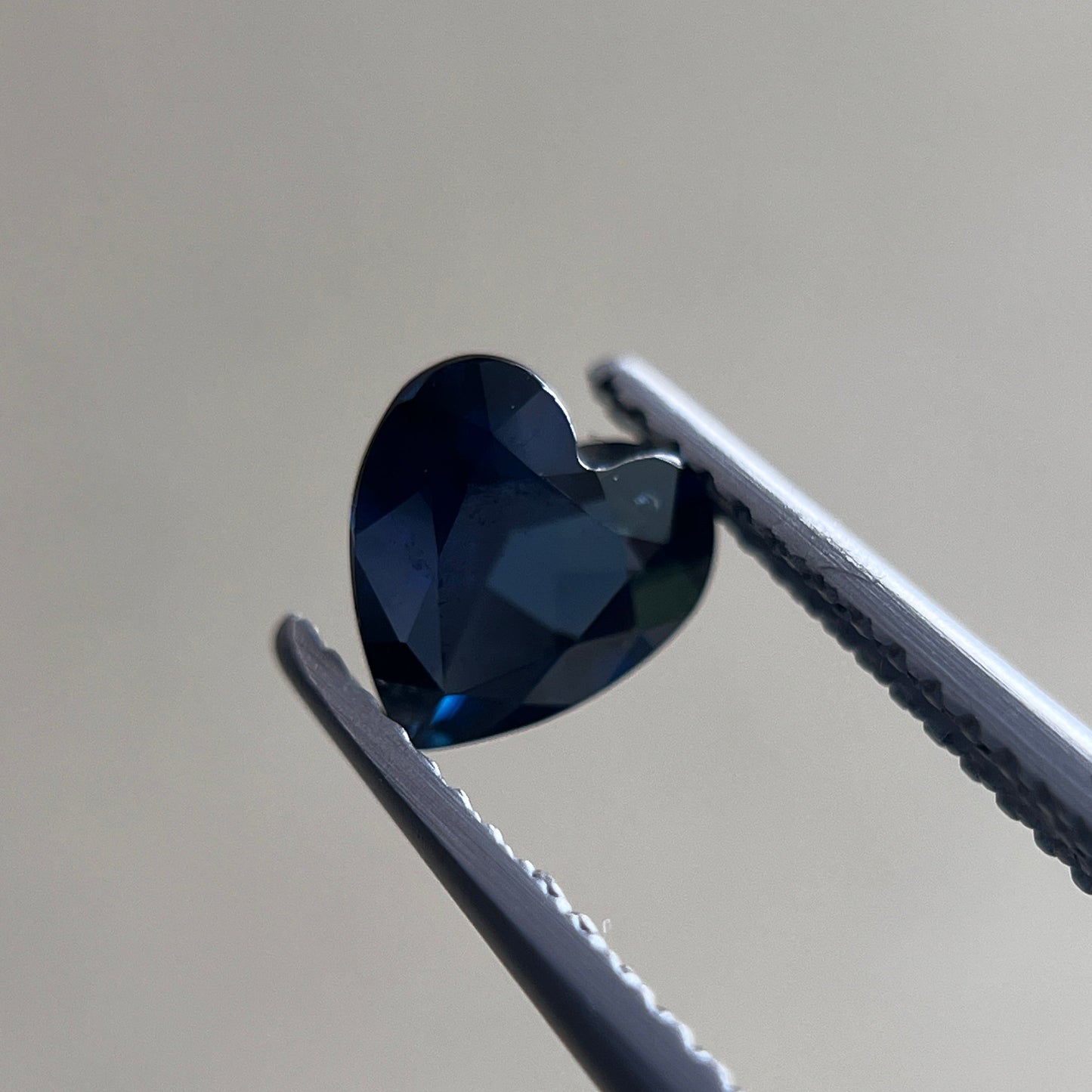 「深海」非加熱ディープブルーサファイア/ 1.02ct/ハートシェイプ/マダガスカル/ソーティング付き