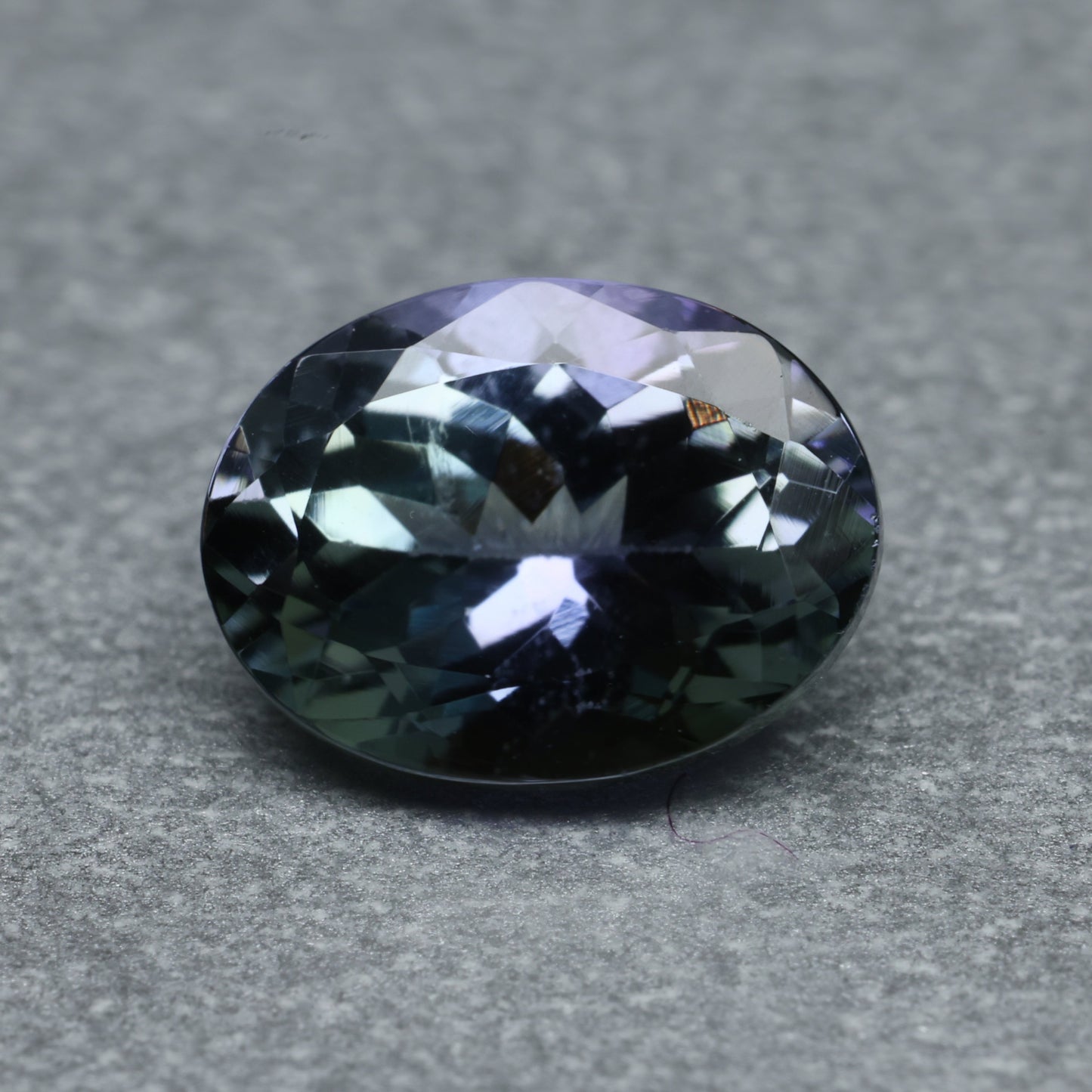 「夕霞」バイカラーゾイサイト/1.52ct/オーバル/タンザニア