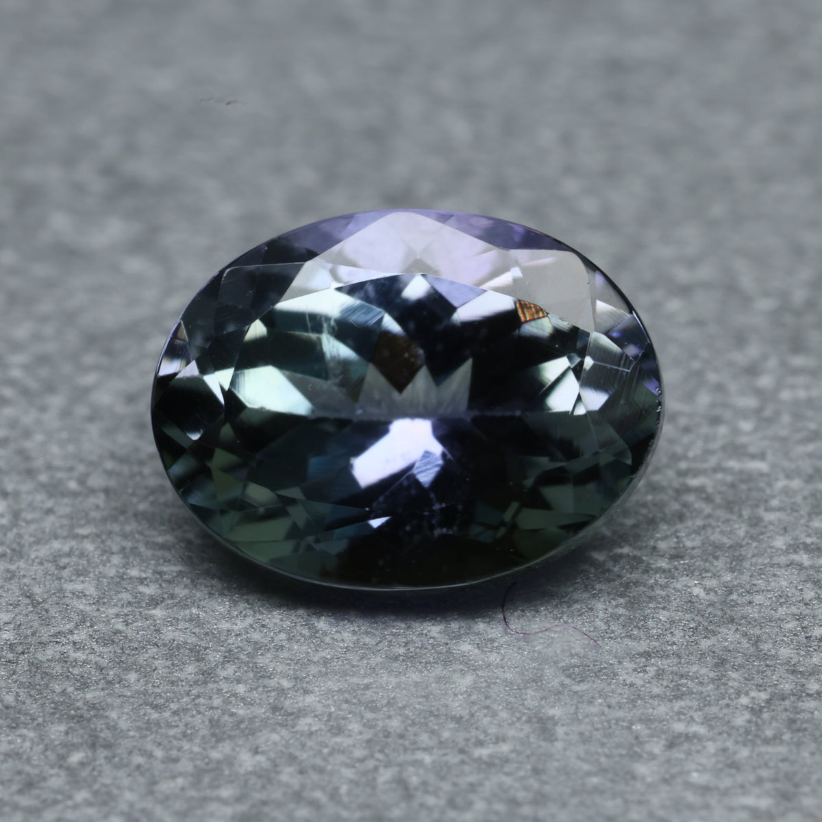 夕霞」バイカラーゾイサイト/1.52ct/オーバル/タンザニア – llct
