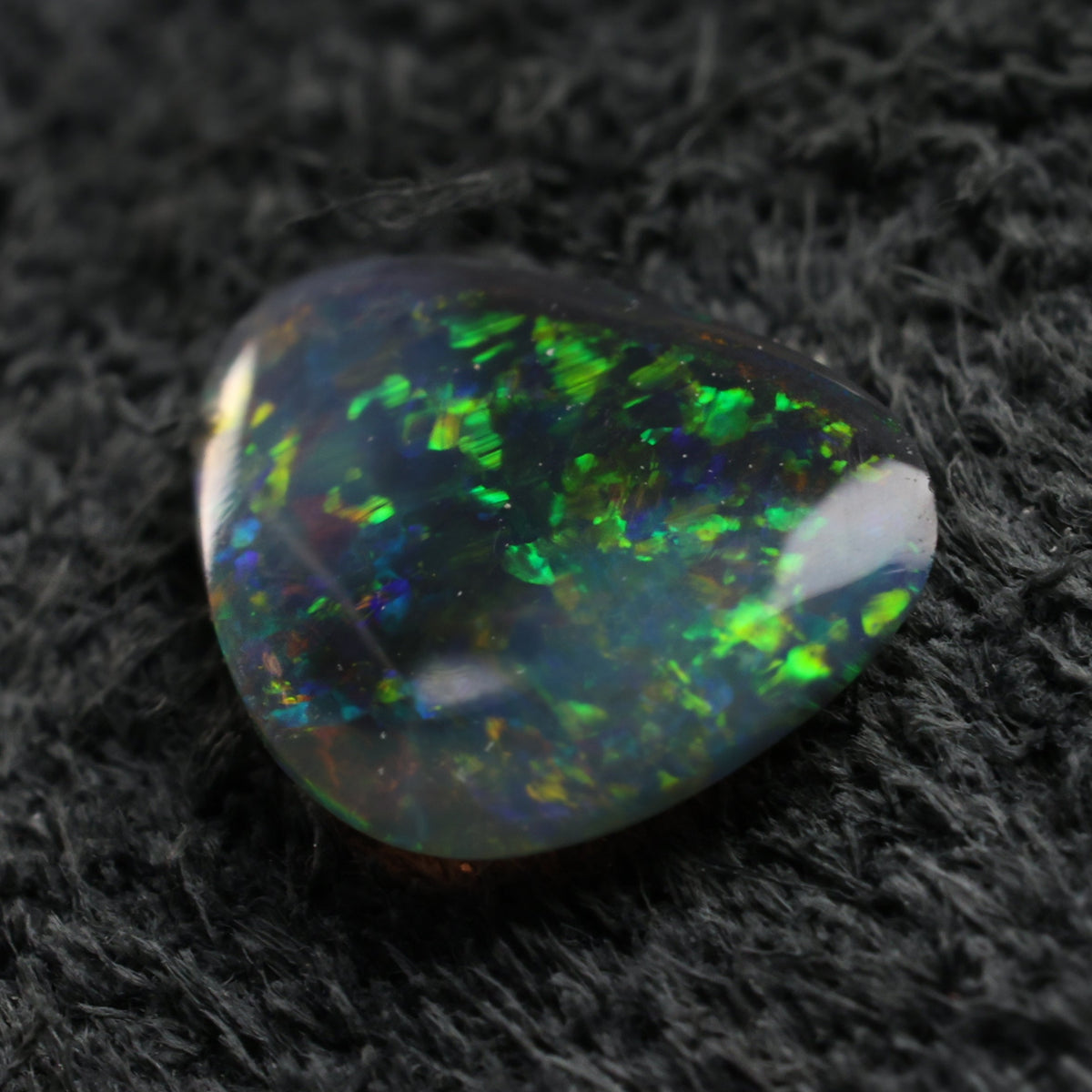 「Space Mosaic」ソリッドオパール/ 0.32ct/フリーシェイプ/ライトニングリッジ、オーストラリア