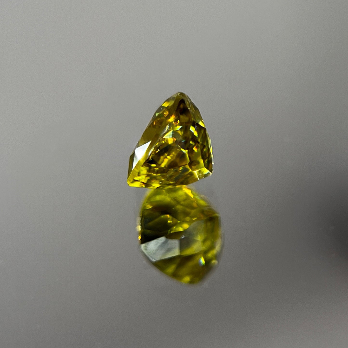 「彩炎」スフェーン/0.47ct/ハート/マダガスカル