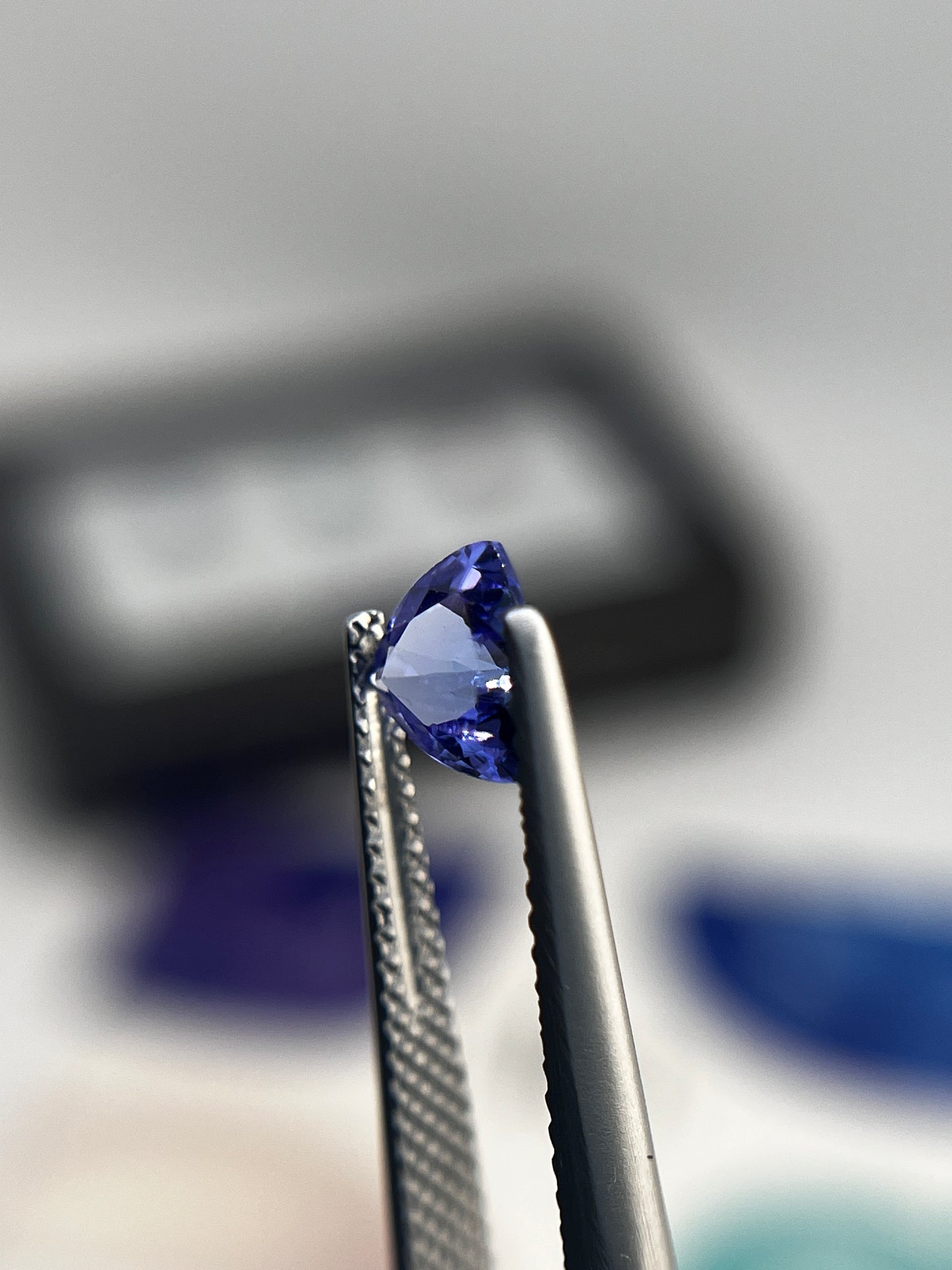 「水無月」タンザナイト/0.81ct/トリリアント/タンザニア