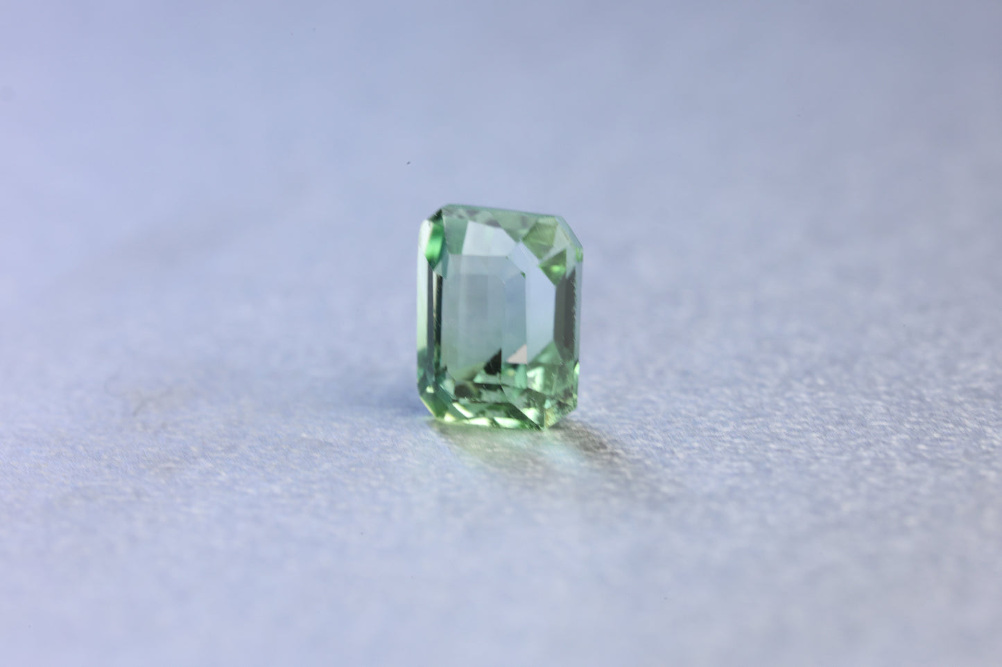 「爽風」バイカラートルマリン/0.94ct/エメラルドカット/モザンビーク