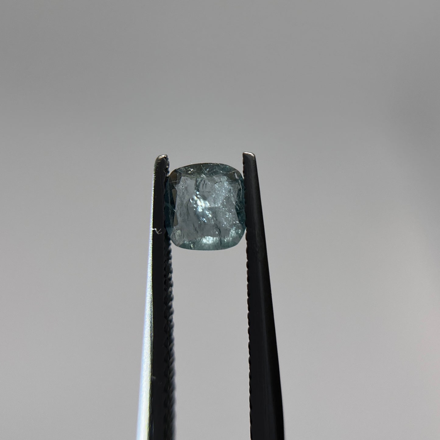 「海の底の静寂」ブルートルマリン/0.495ct/クッション
