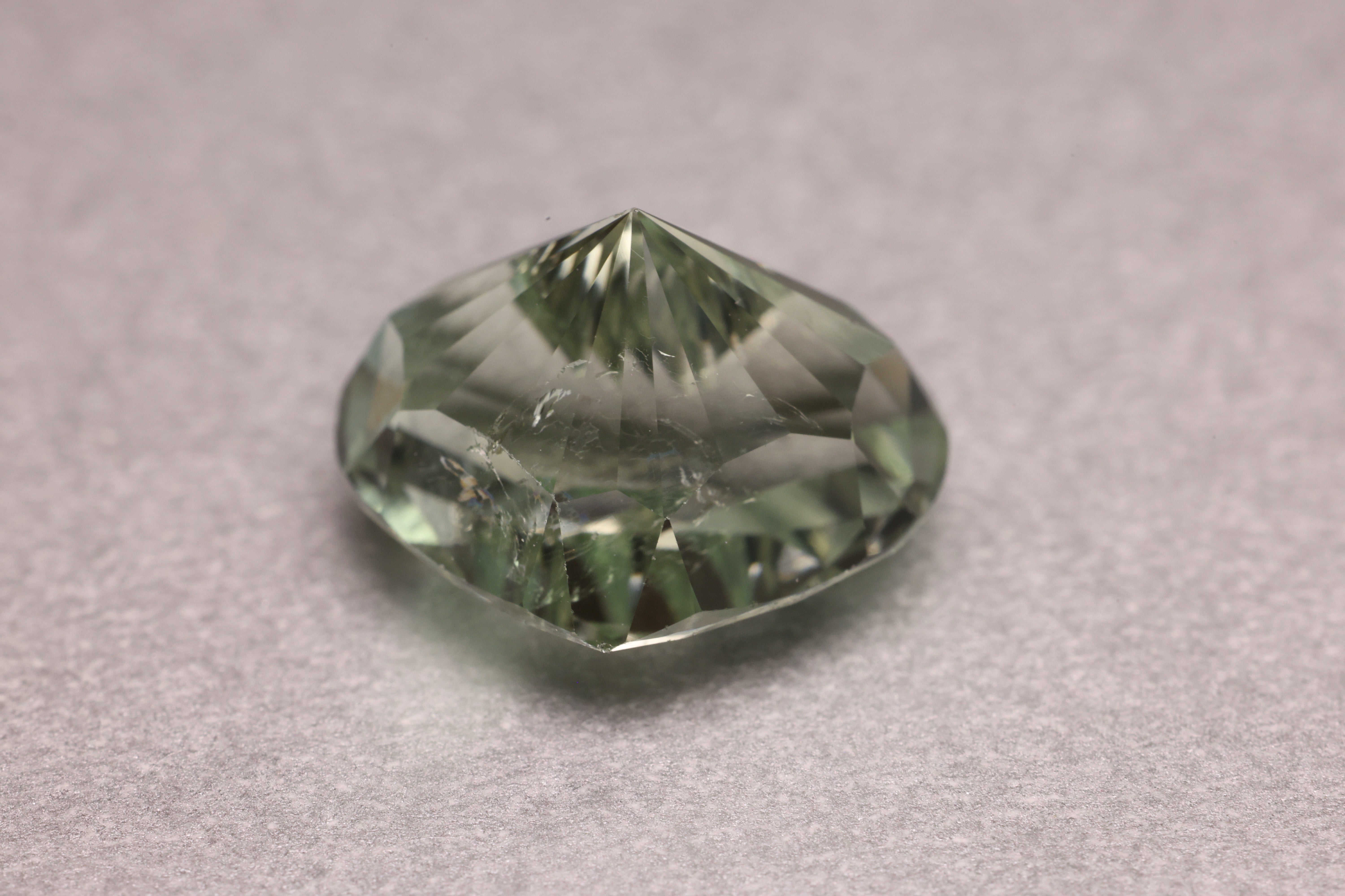 ピスタチオグリーントルマリン/5.44ct/ハートシェイプ/タンザニア – llct.