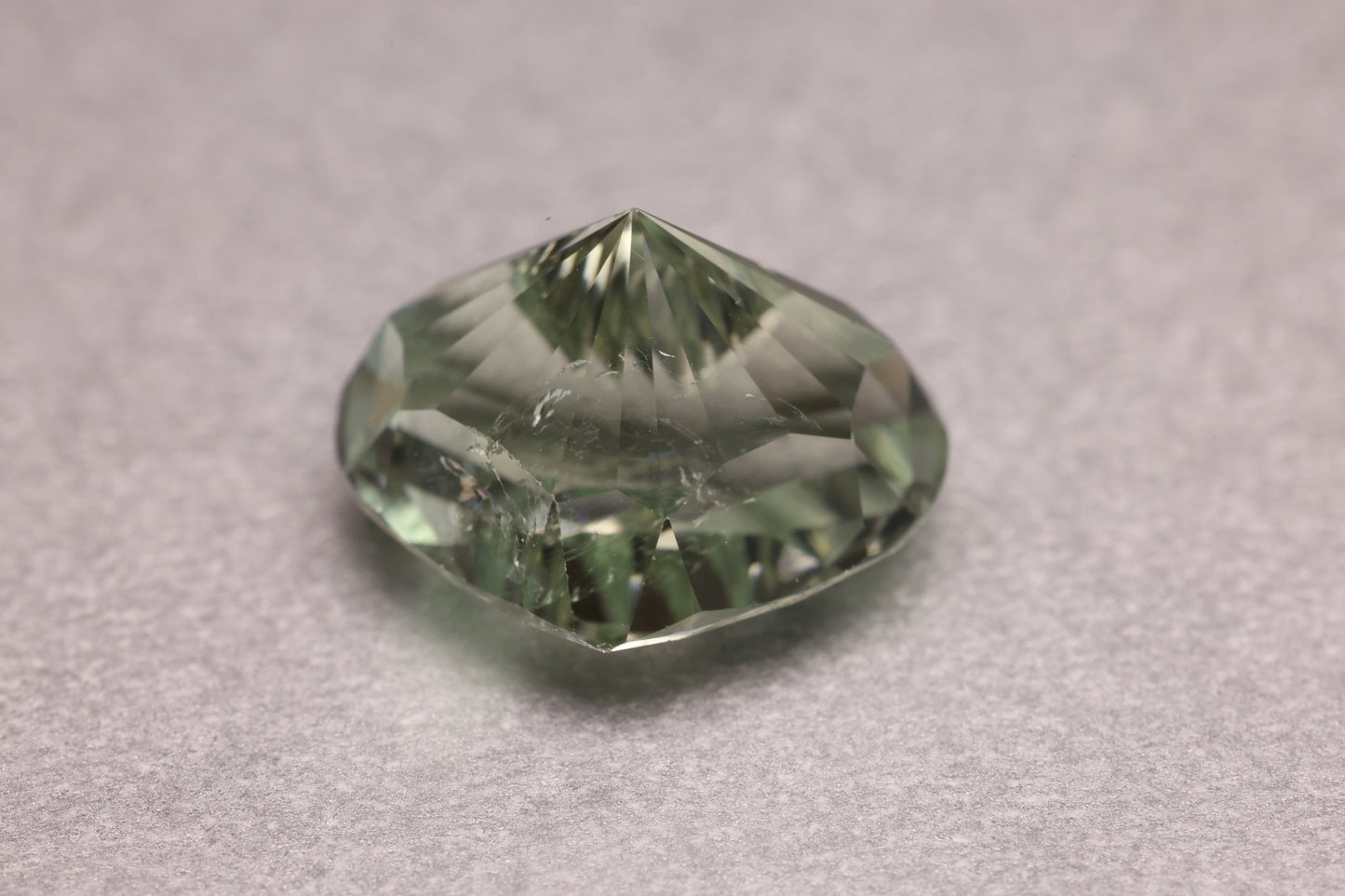 ピスタチオグリーントルマリン/5.44ct/ハートシェイプ/タンザニア