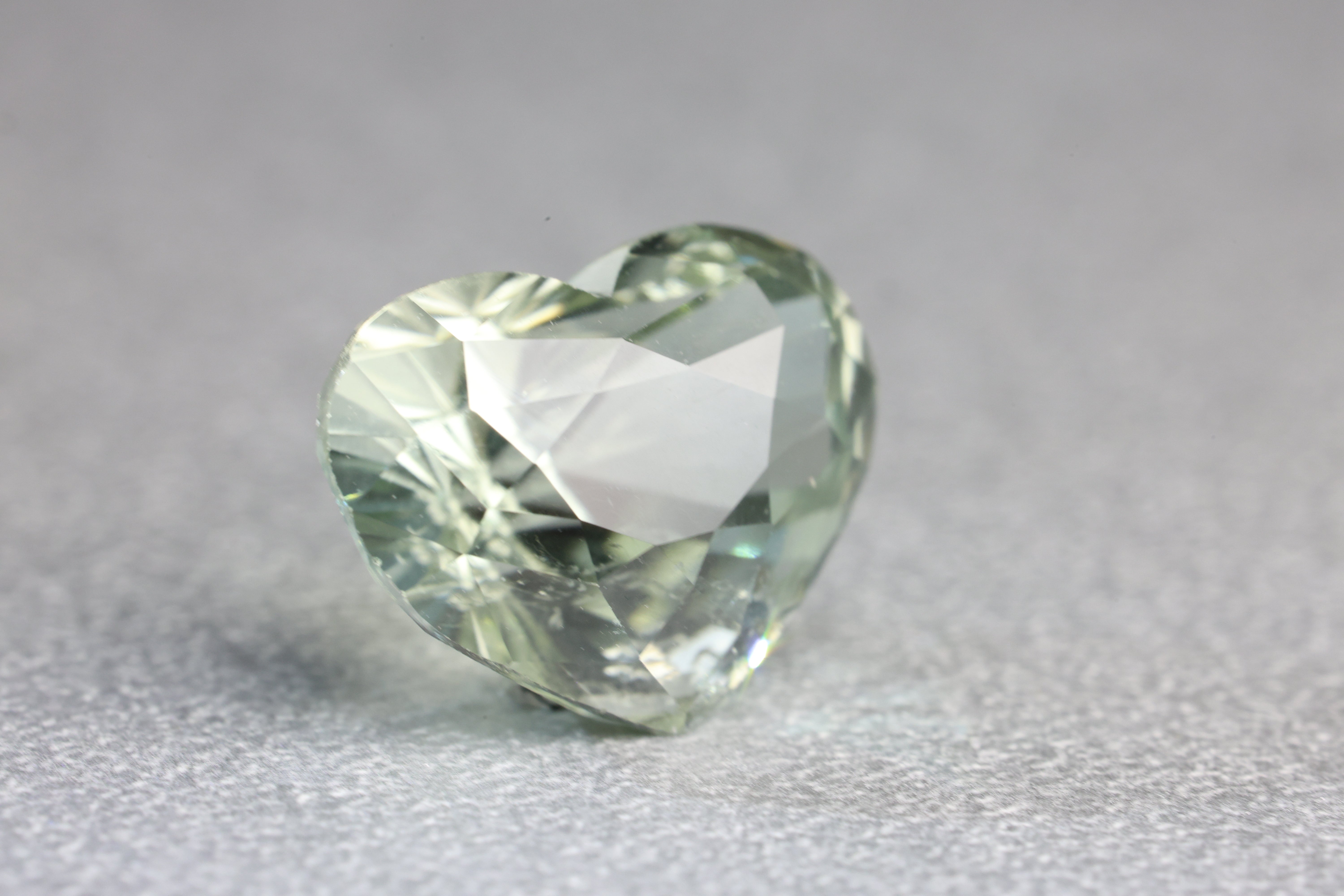ピスタチオグリーントルマリン/5.44ct/ハートシェイプ/タンザニア – llct.