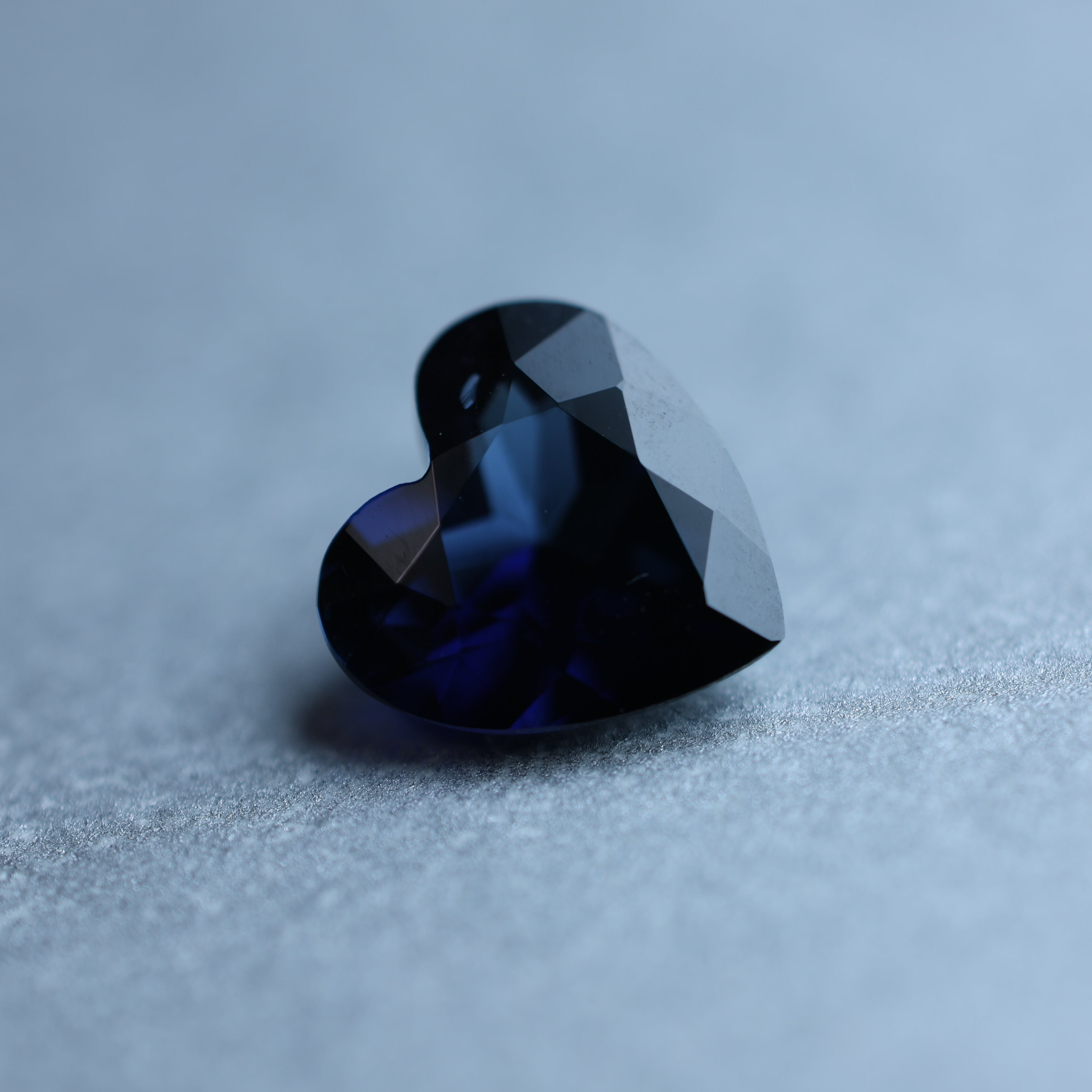深海」非加熱ディープブルーサファイア/ 1.02ct/ハートシェイプ