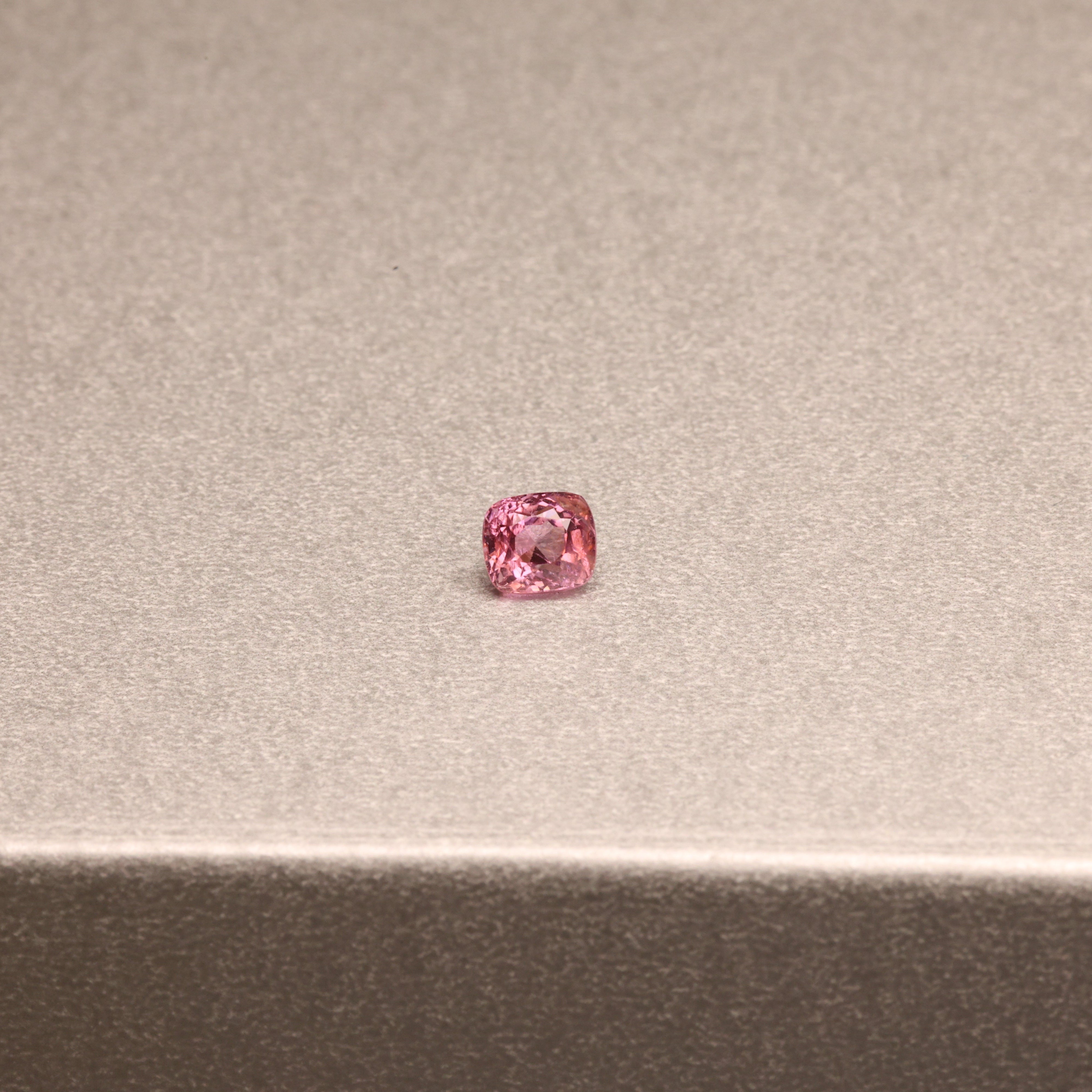 PEACH MIX JUICE」ピーチピンクスピネル/0.71ct/クッション/ミャンマー