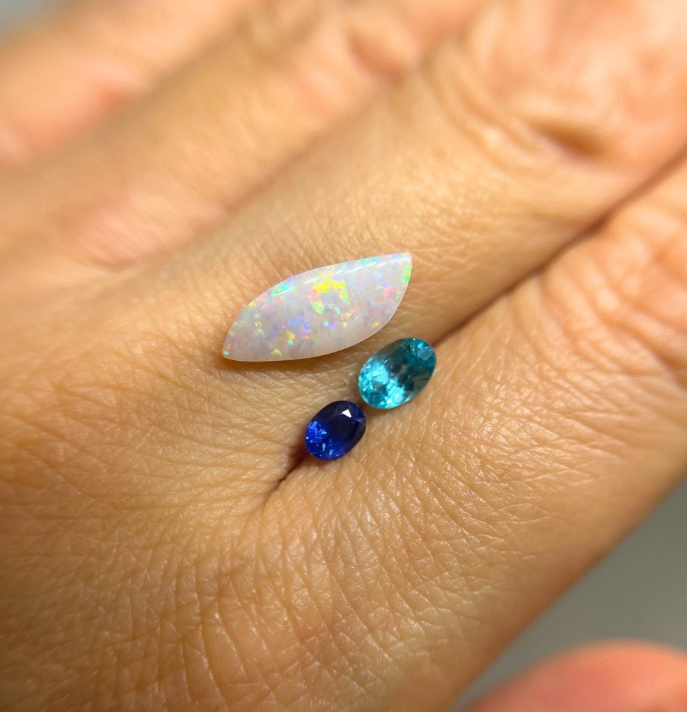 Shell leaf」オパール化貝化石/ 1.00ct/フリーシェイプ/クーパーペディ