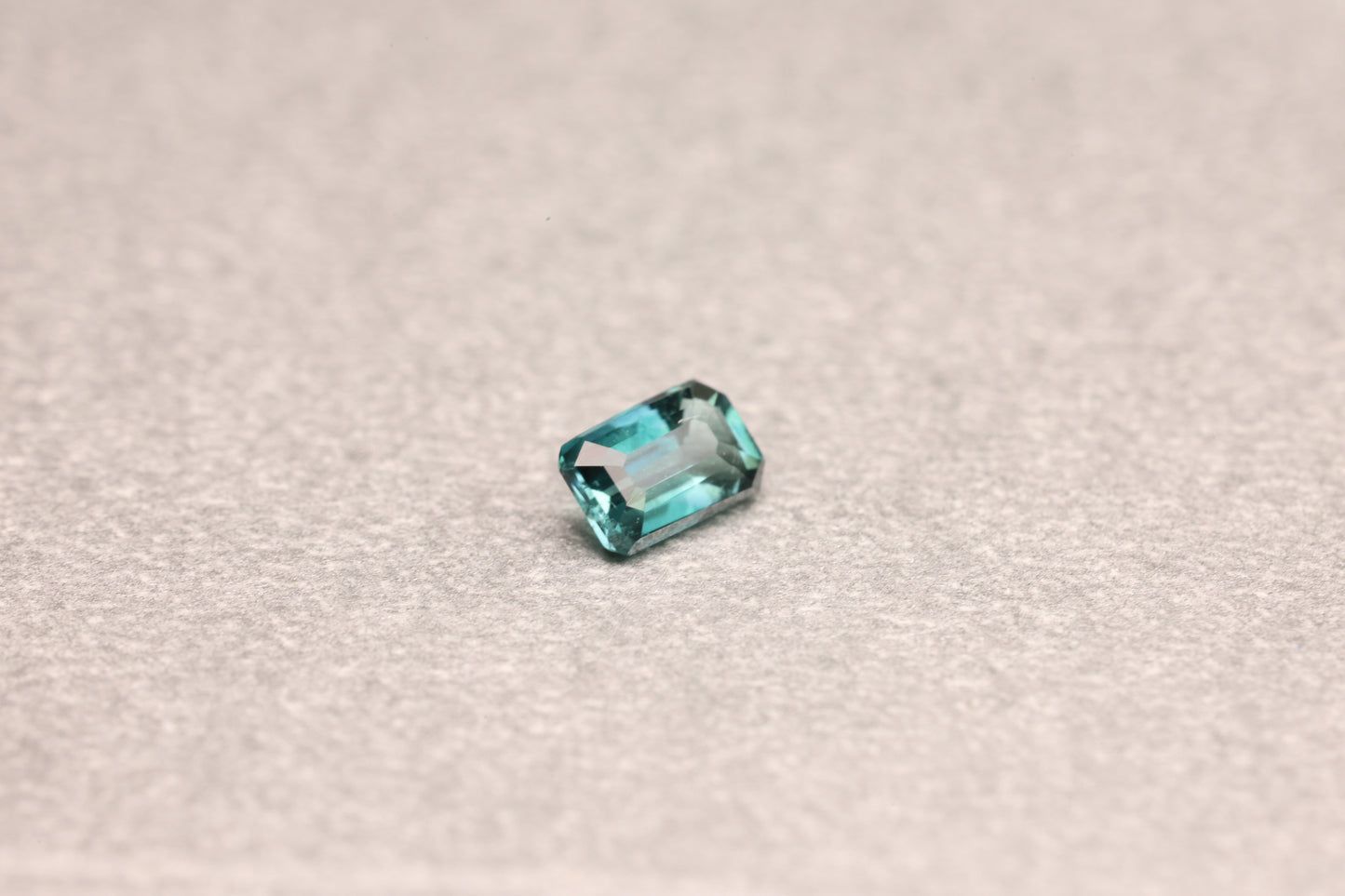 「和藍緑」トルマリン/0.15ct/オクタゴン