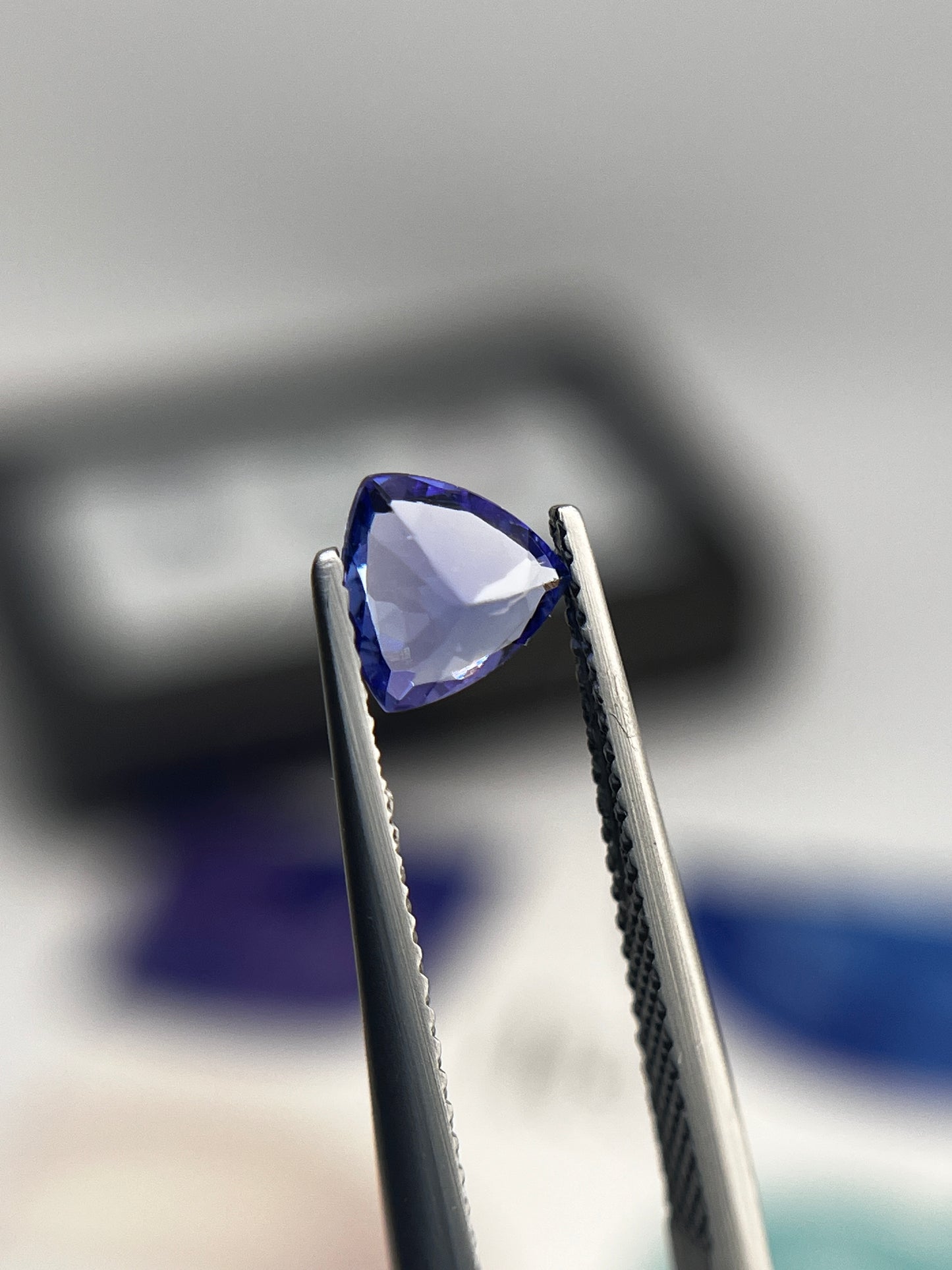 「水無月」タンザナイト/0.81ct/トリリアント/タンザニア