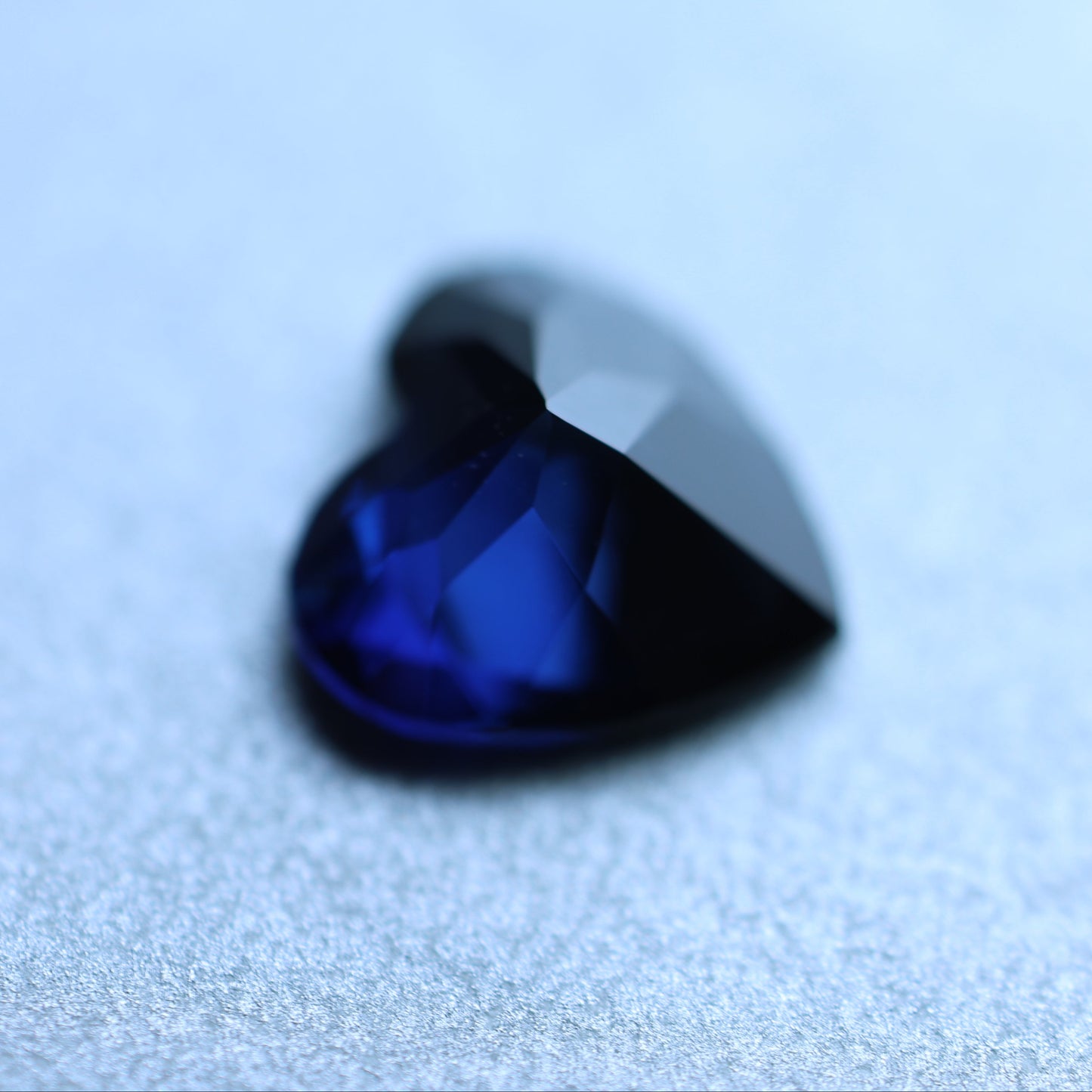 「深海」非加熱ディープブルーサファイア/ 1.02ct/ハートシェイプ/マダガスカル/ソーティング付き