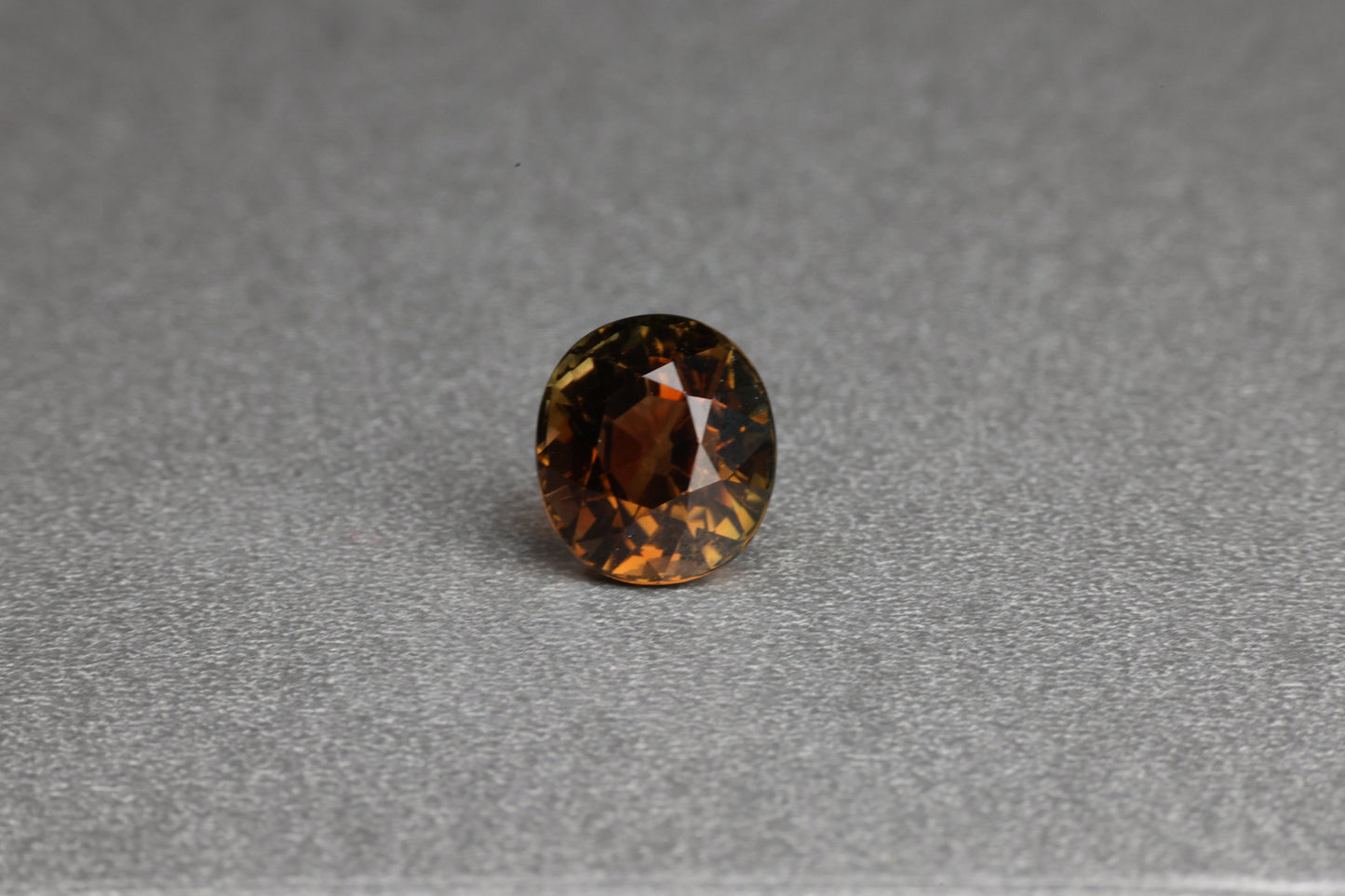 「深朽葉」非加熱バイカラートルマリン/3.43ct/オーバル/アフリカ