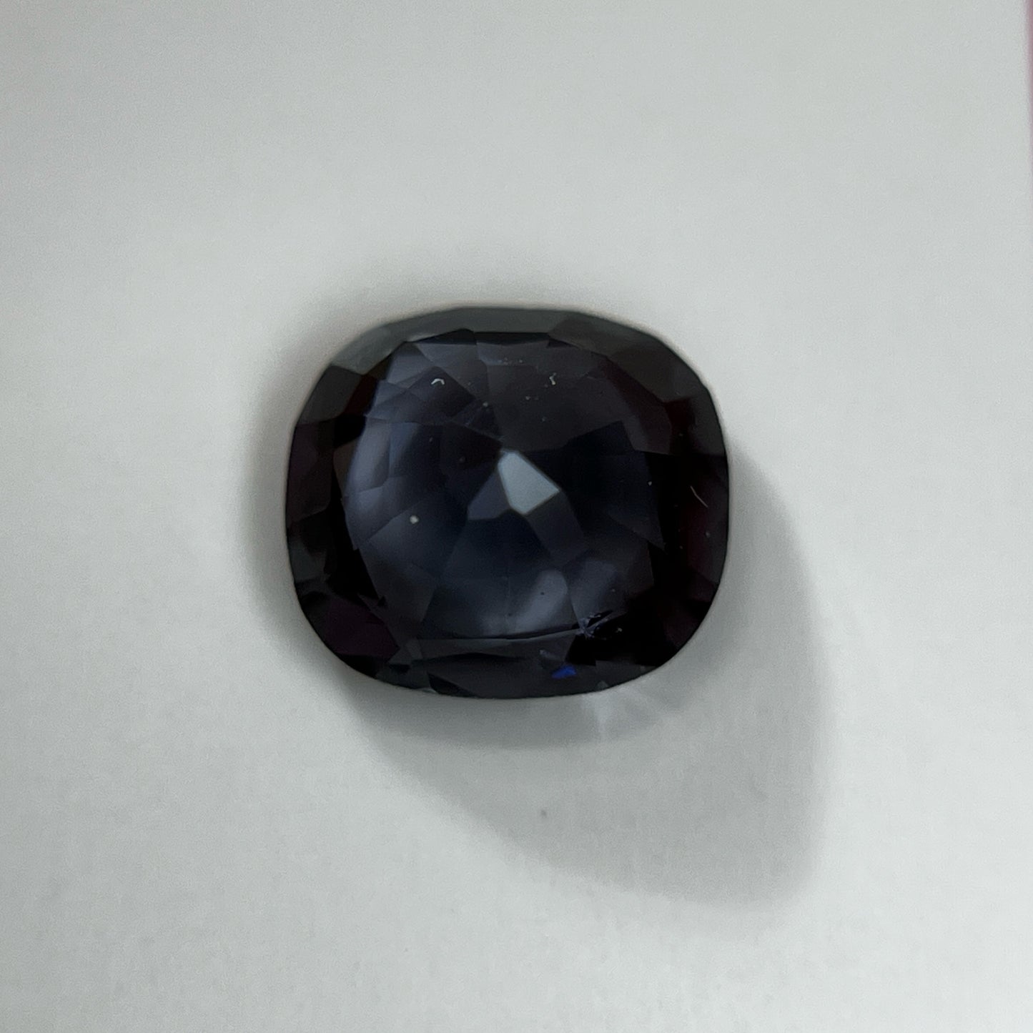 「Ink Gray」プラチナグレースピネル/1.77ct/クッション/ミャンマー