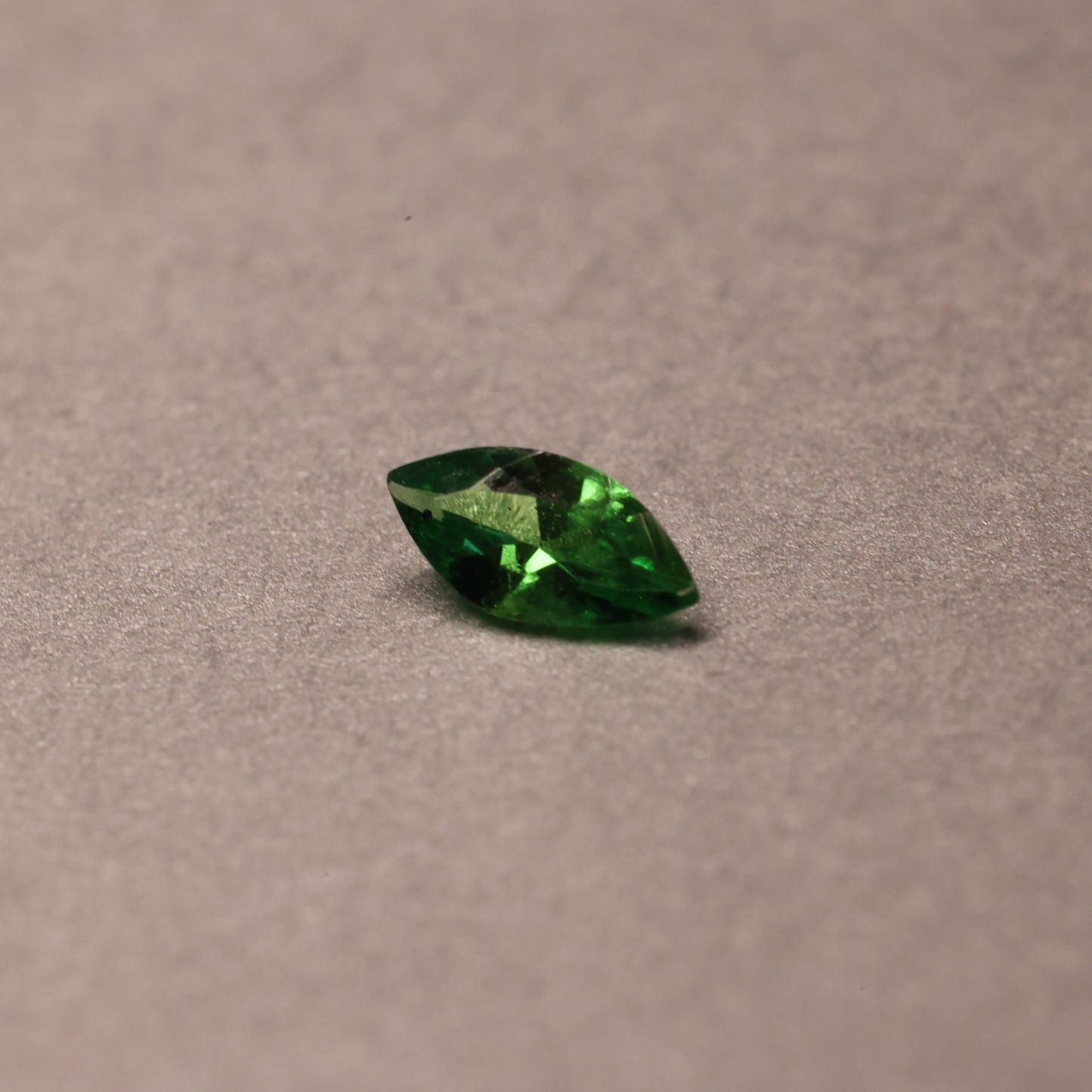 「常葉I」グリーンガーネット（ツァボライト）/0.125ct/マーキス/アフリカ