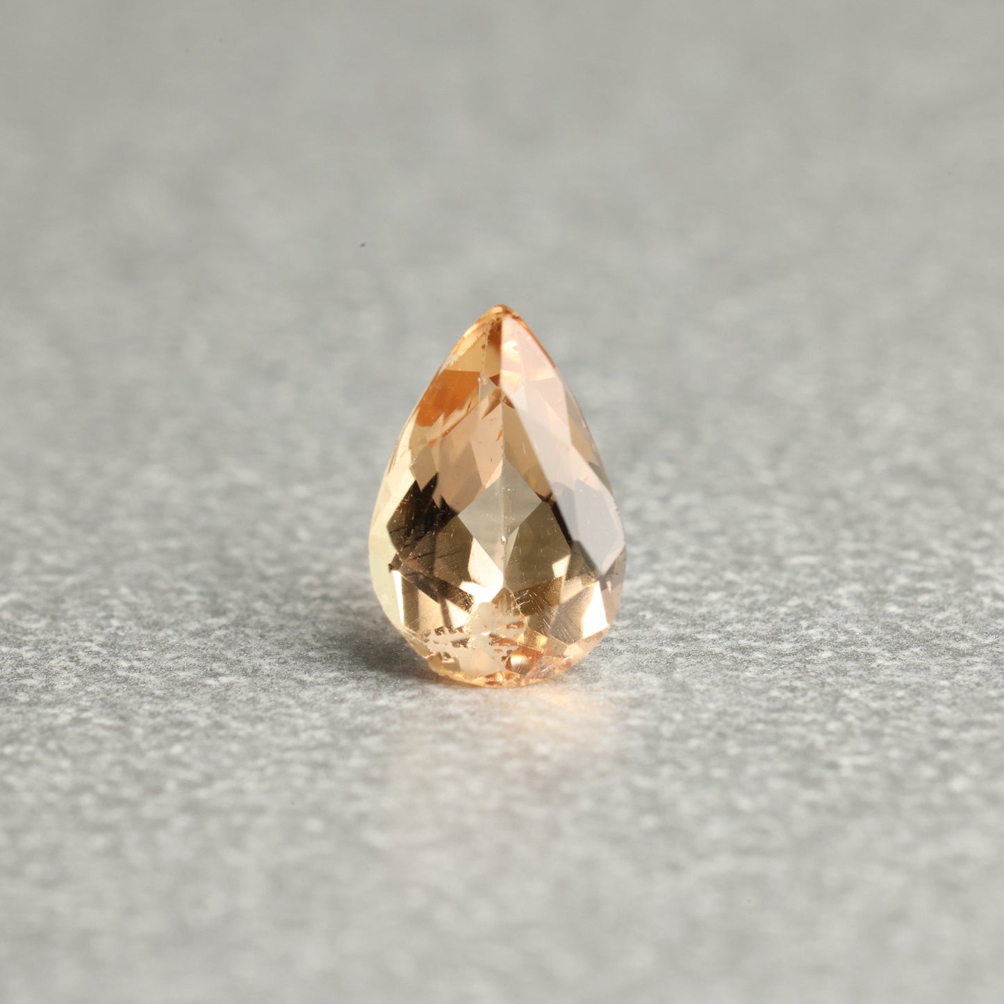 「夜燈」インペリアルトパーズ/0.49ct/ペアシェイプ/ブラジル産