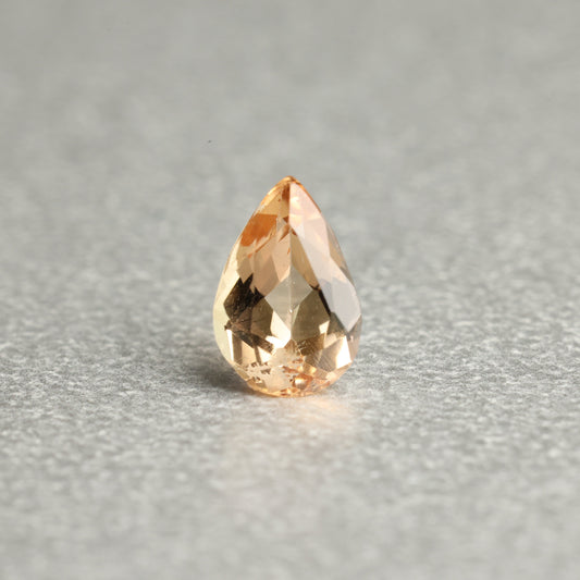 「夜燈」インペリアルトパーズ/0.49ct/ペアシェイプ/ブラジル産