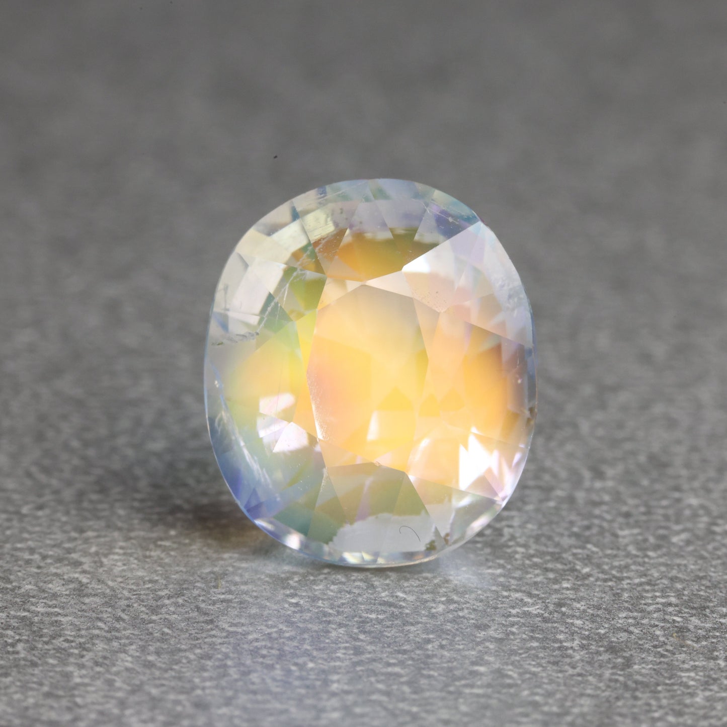 「幻虹」アンデシンラブラドライト/4.73ct/オーバル/マダガスカル産