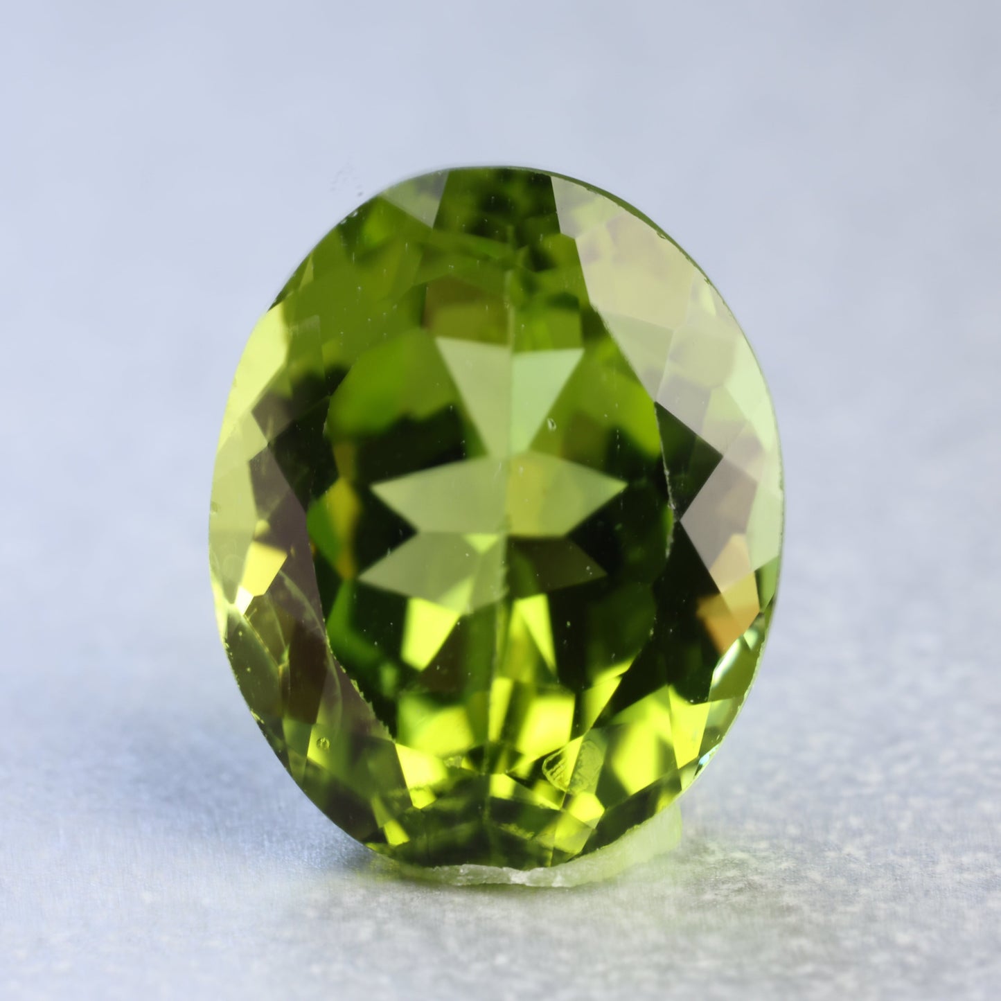 「橄欖粒」ペリドット/3.77ct/オーバル/パキスタン産