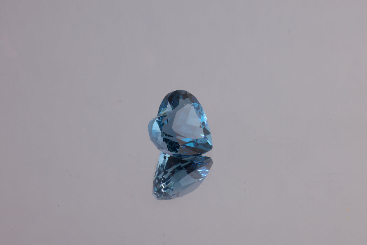 「藍情」ロンドンブルートパーズ/2.07ct/ハート