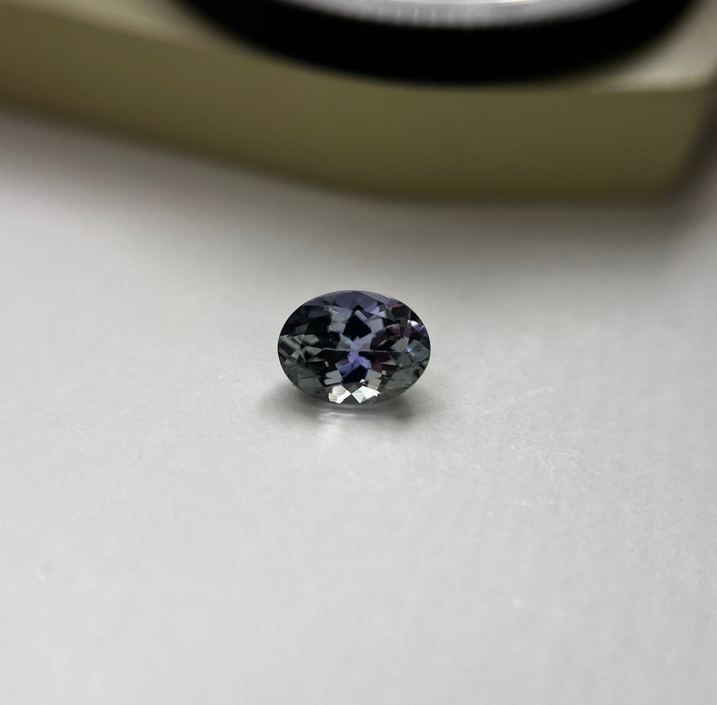 「夕霞」バイカラーゾイサイト/1.52ct/オーバル/タンザニア